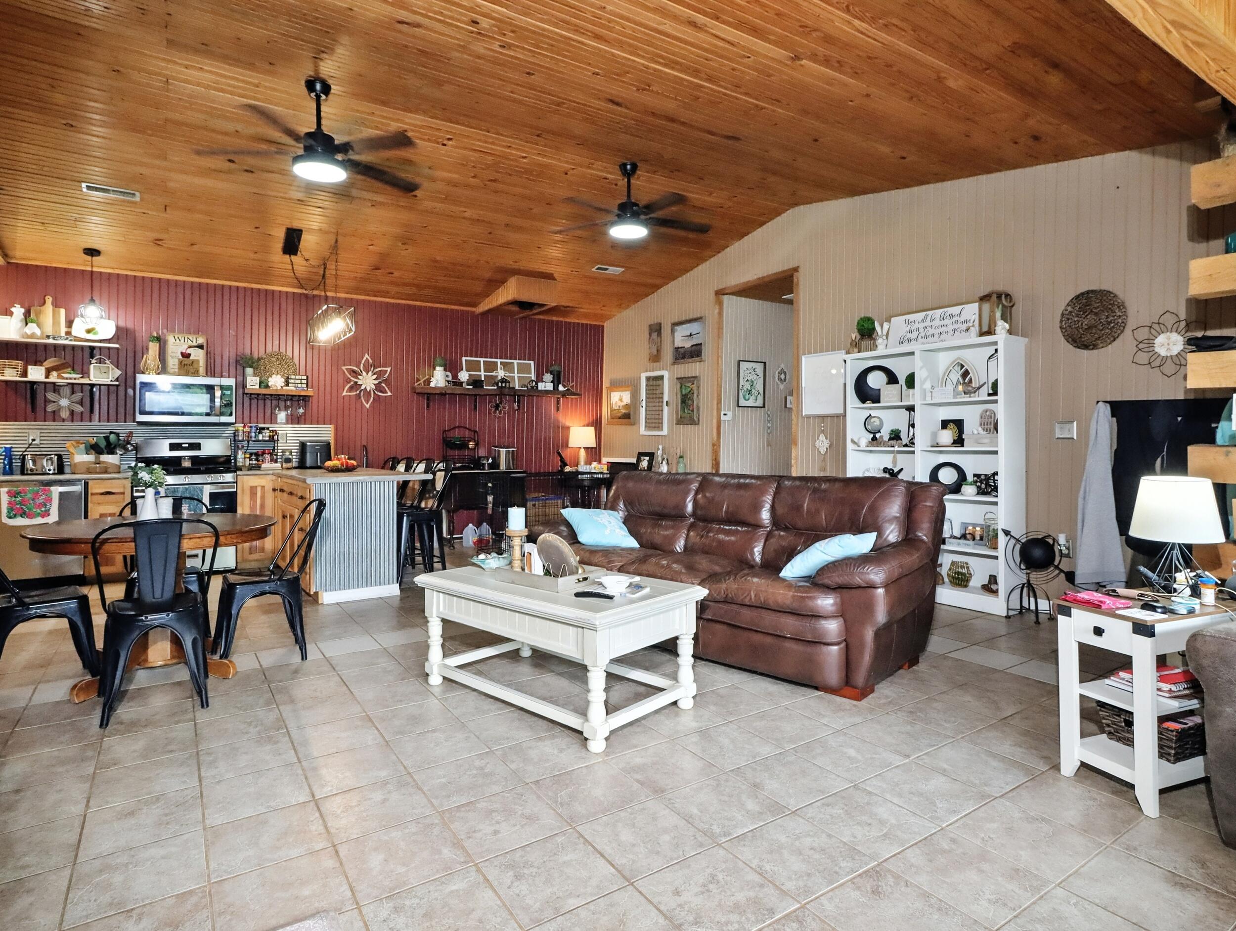2186 County Road 502 Property Photo 4