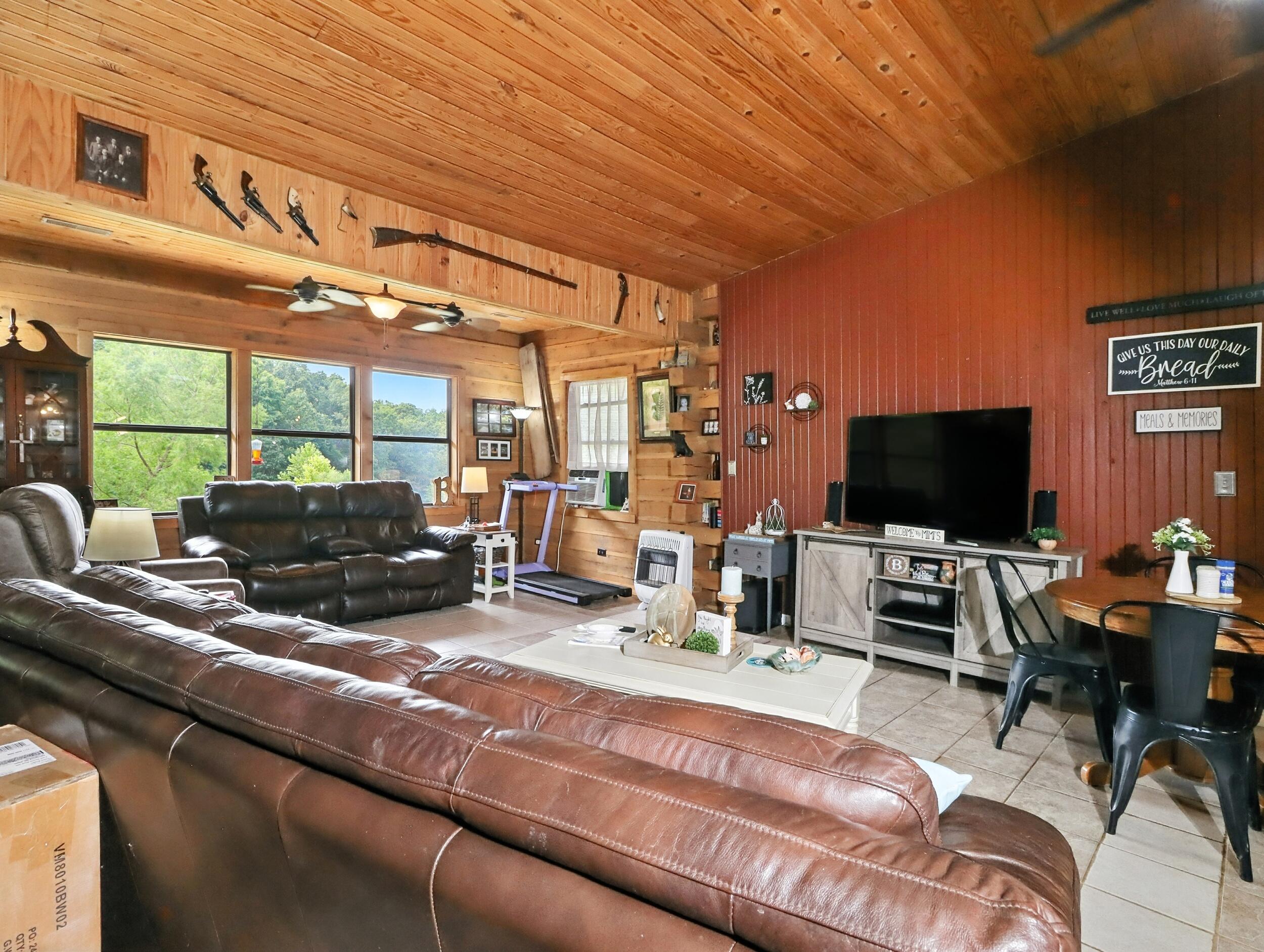 2186 County Road 502 Property Photo 5