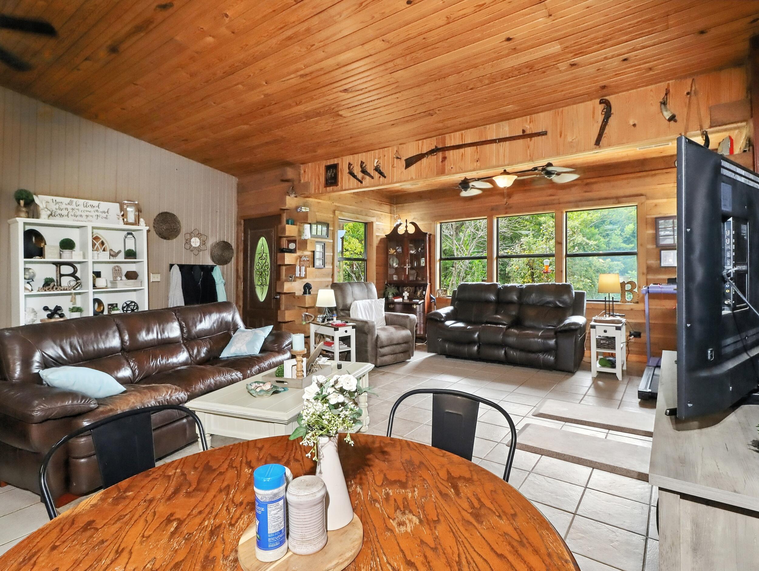 2186 County Road 502 Property Photo 6
