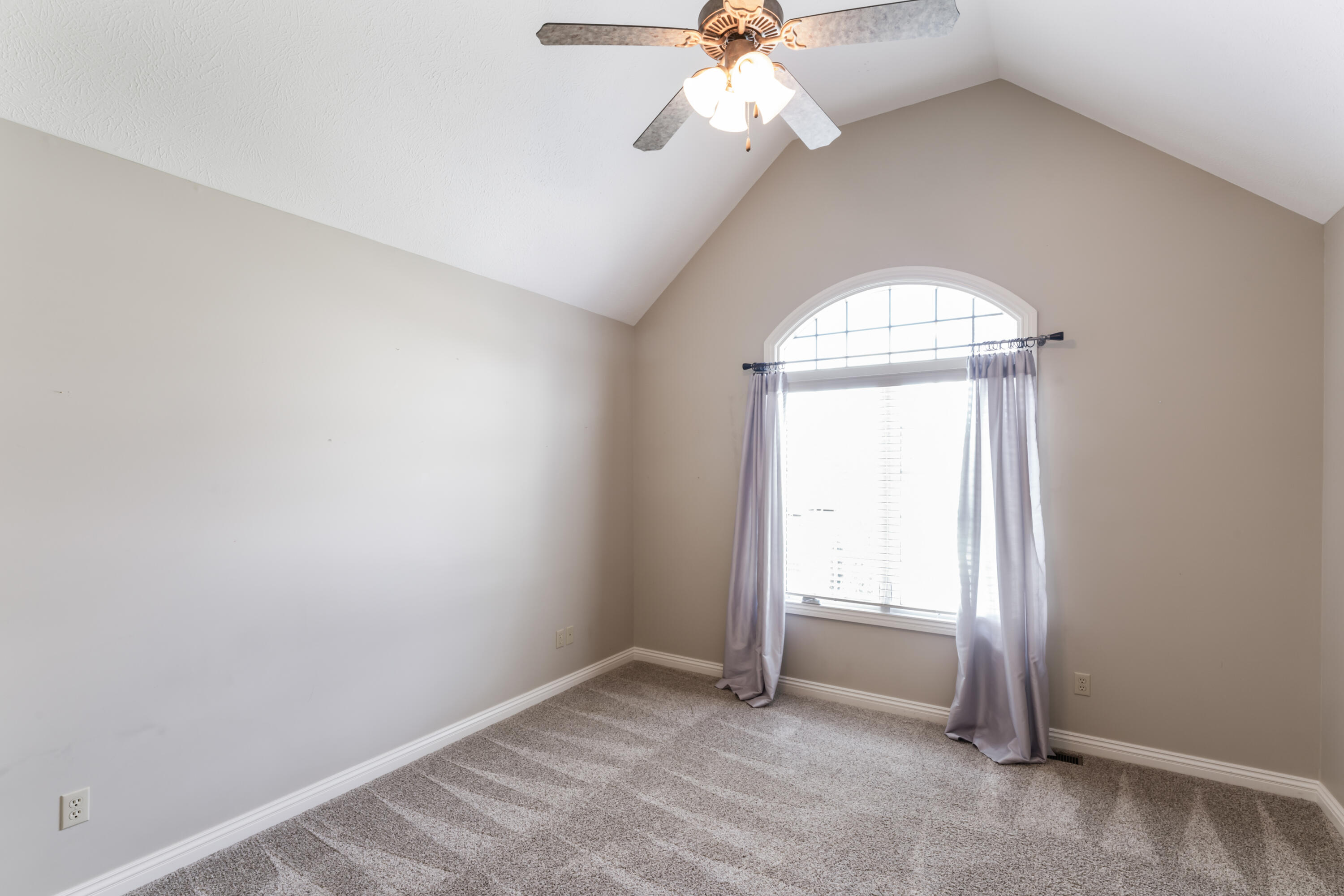 1414 East Wilder Drive Property Photo 27