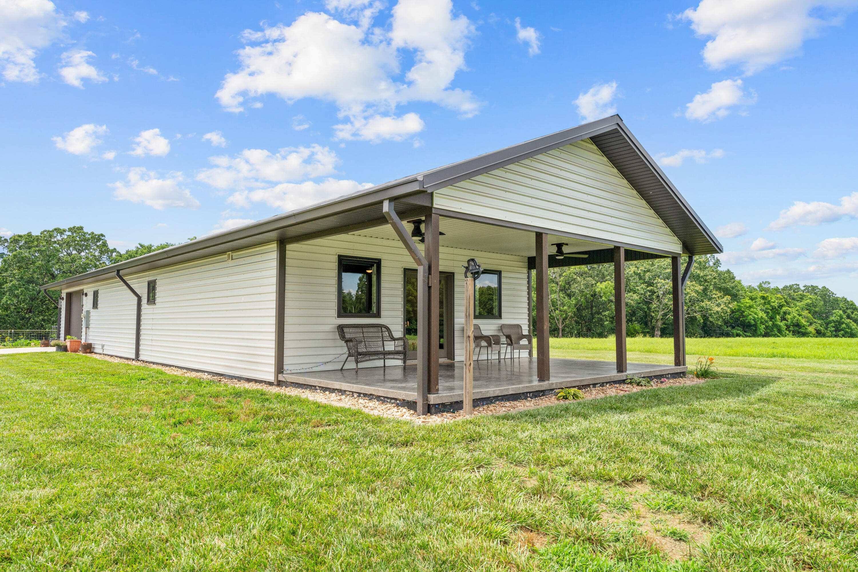 27255 Farm Road 2090 Property Photo 9