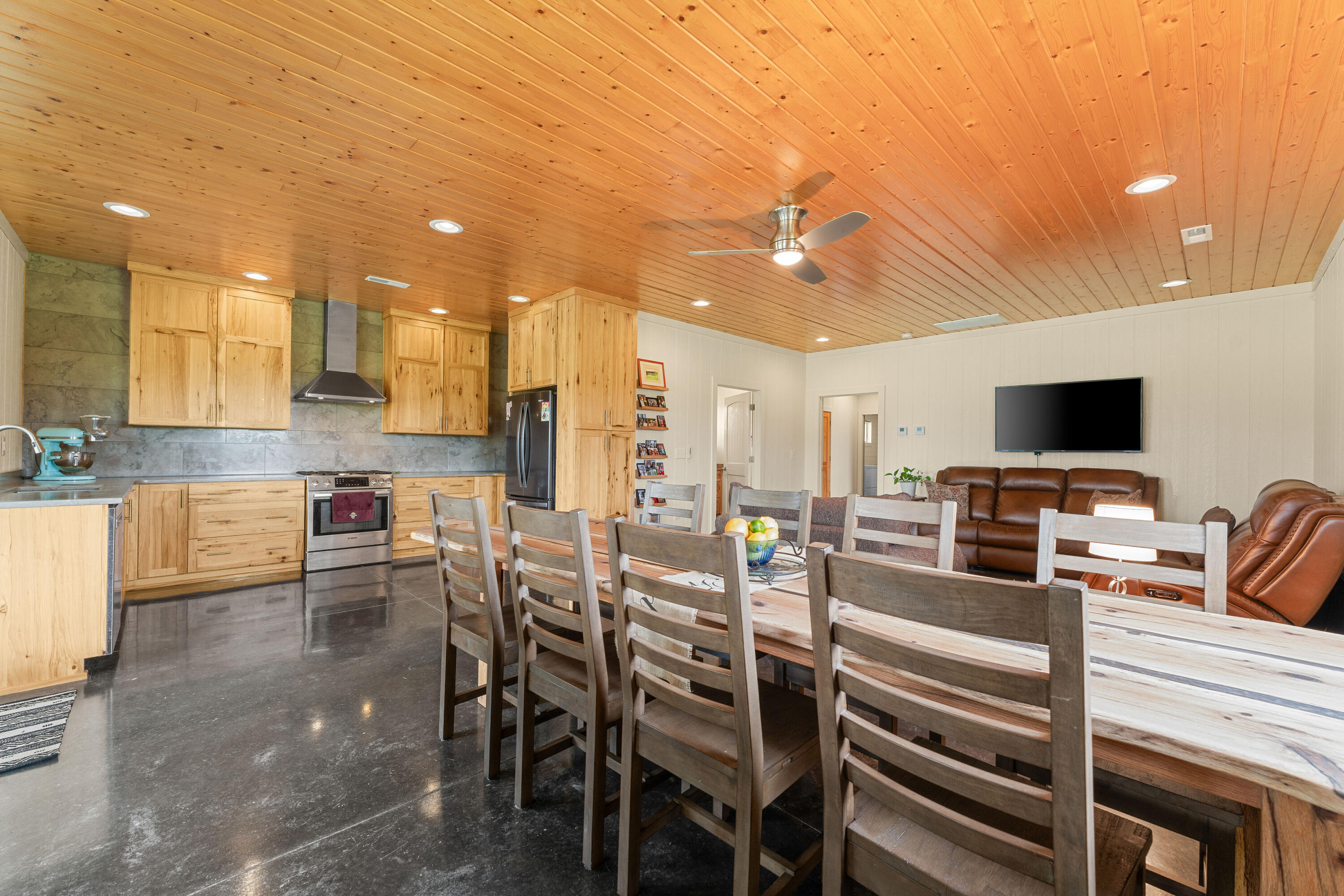 27255 Farm Road 2090 Property Photo 11