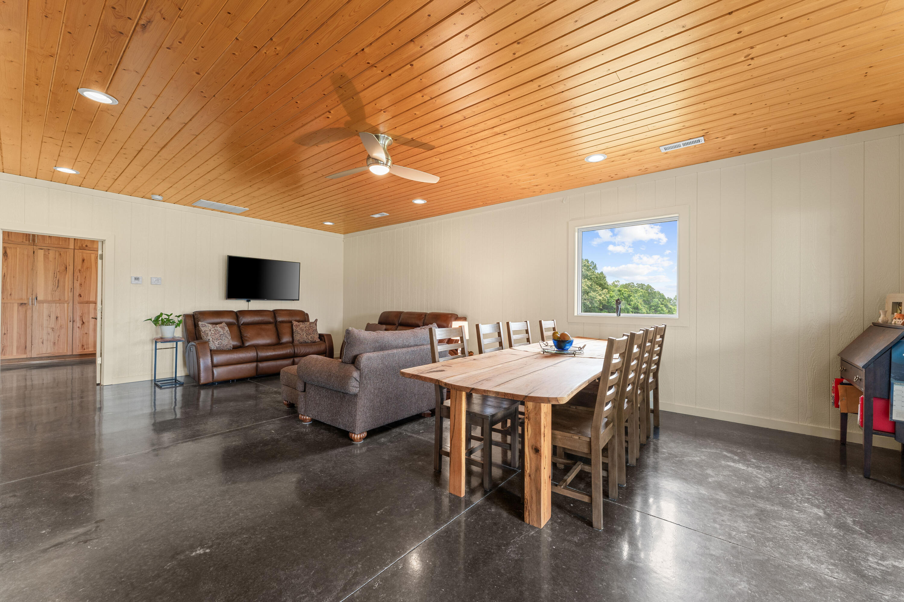 27255 Farm Road 2090 Property Photo 13