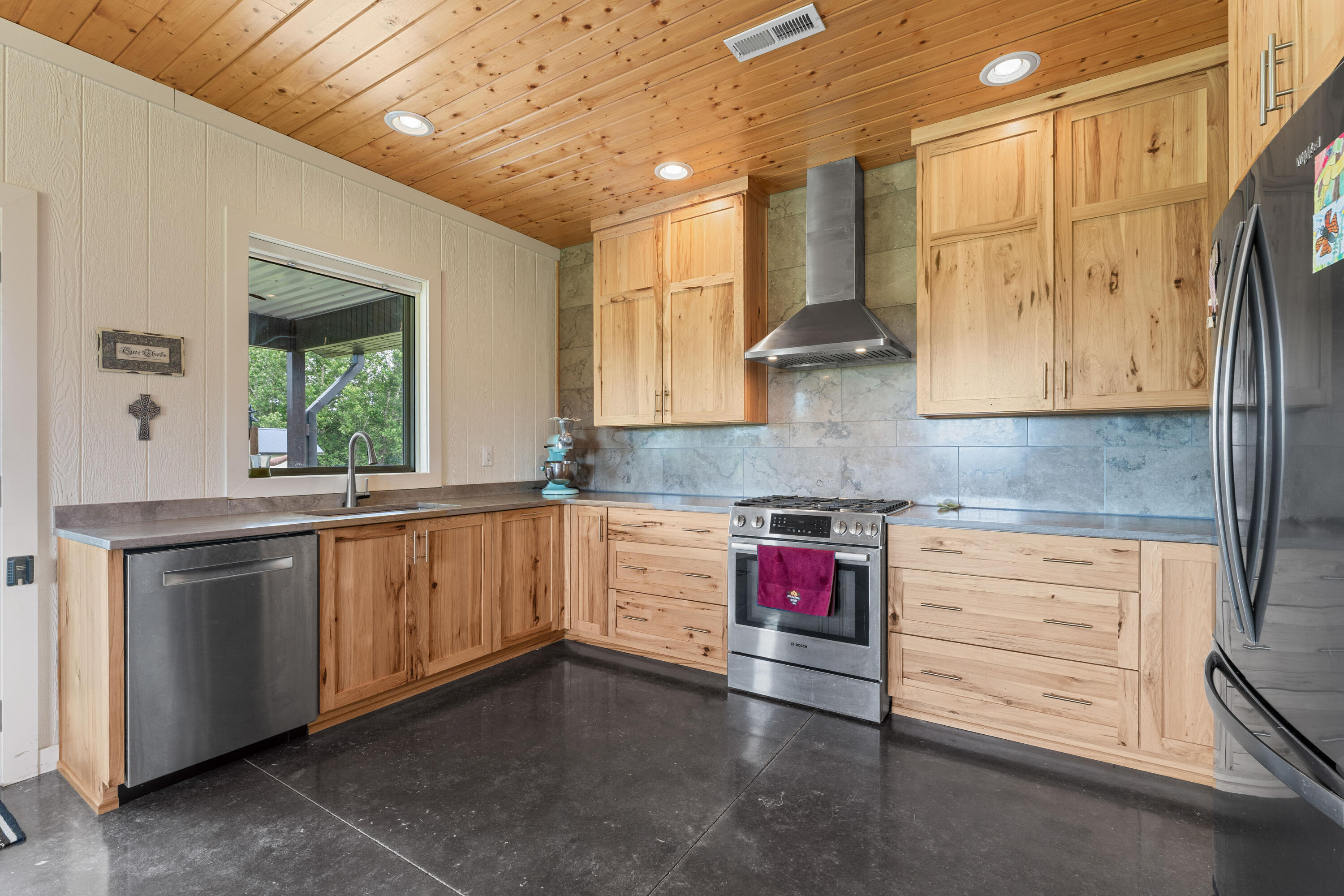 27255 Farm Road 2090 Property Photo 16