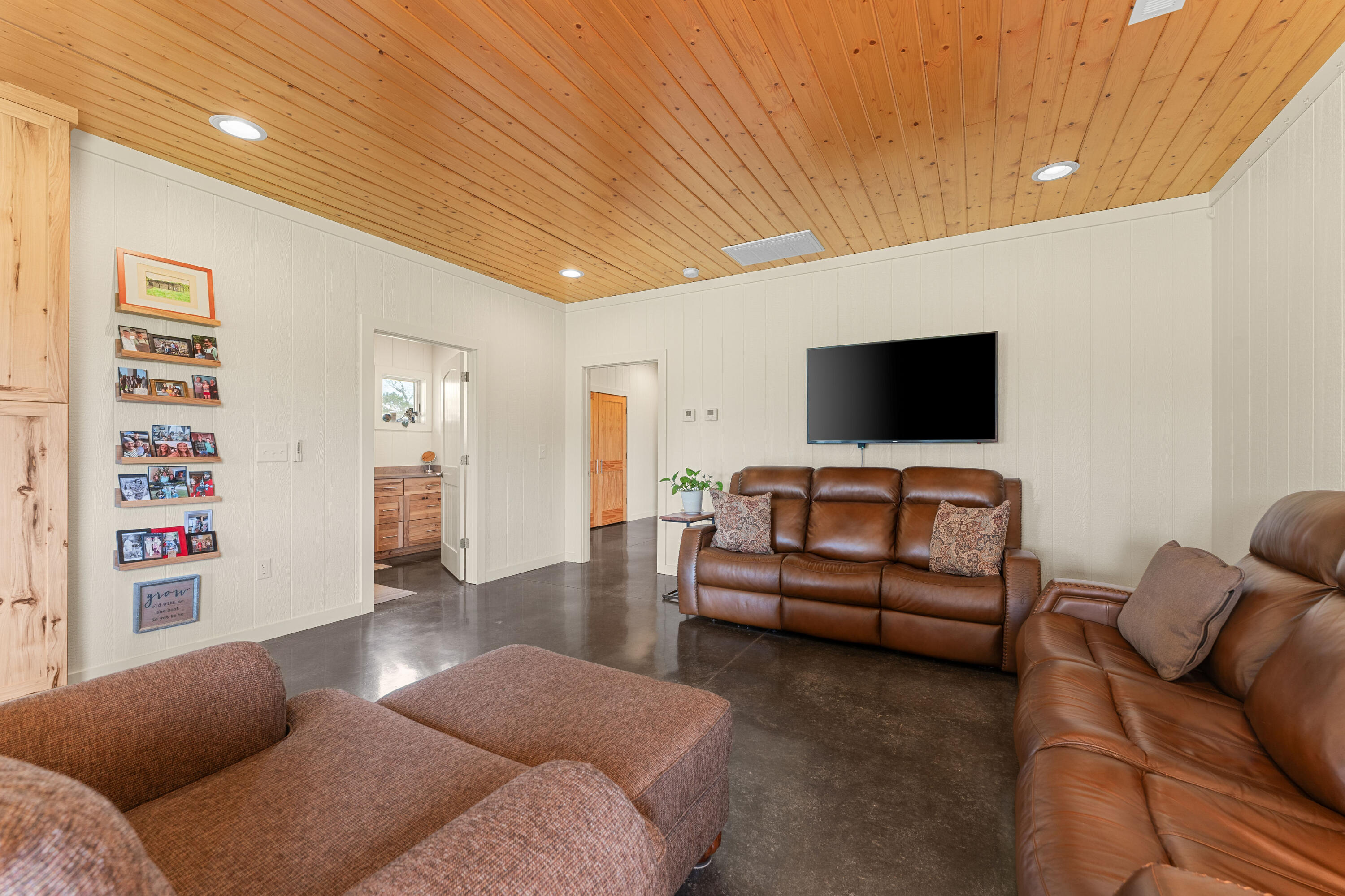 27255 Farm Road 2090 Property Photo 20