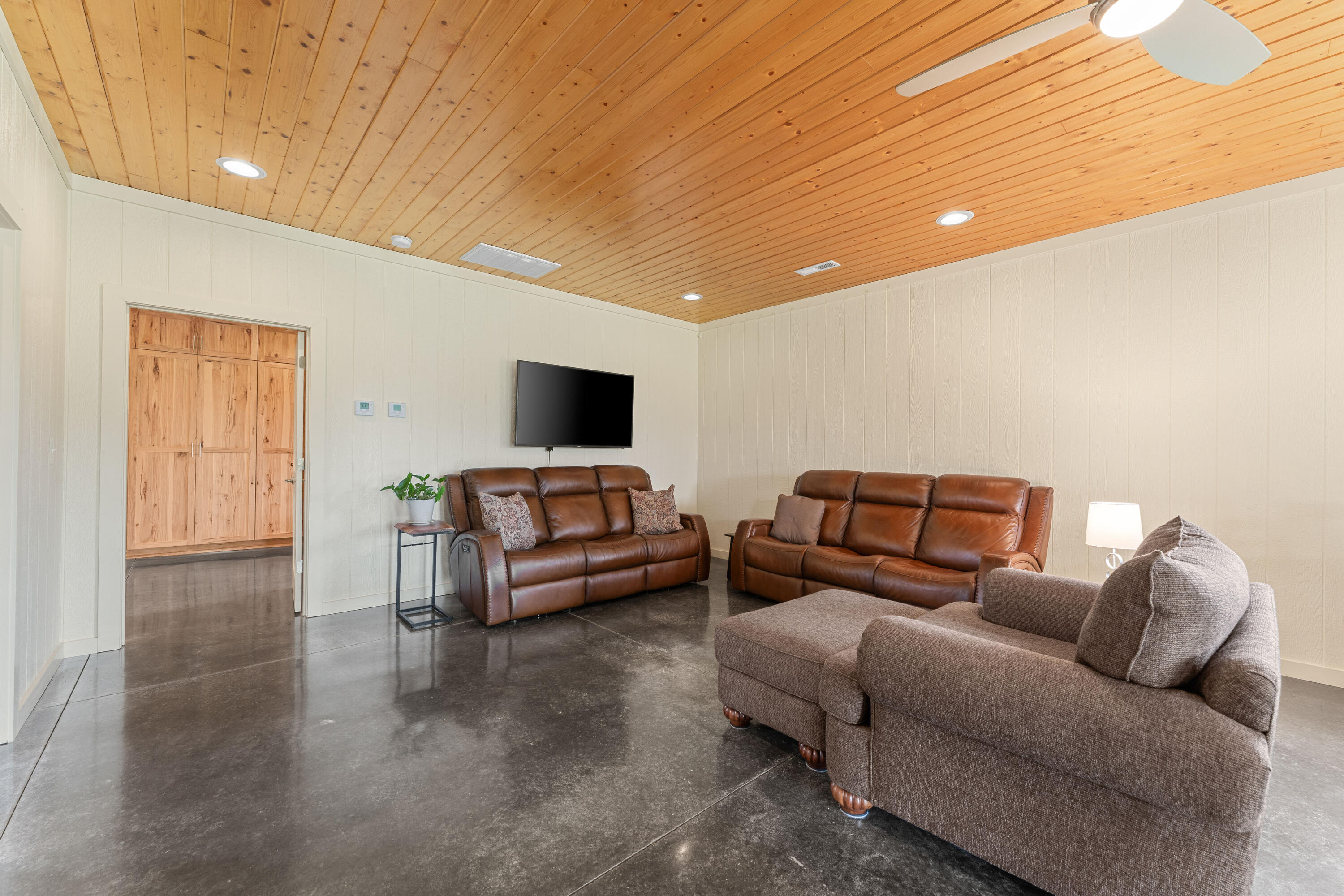 27255 Farm Road 2090 Property Photo 21