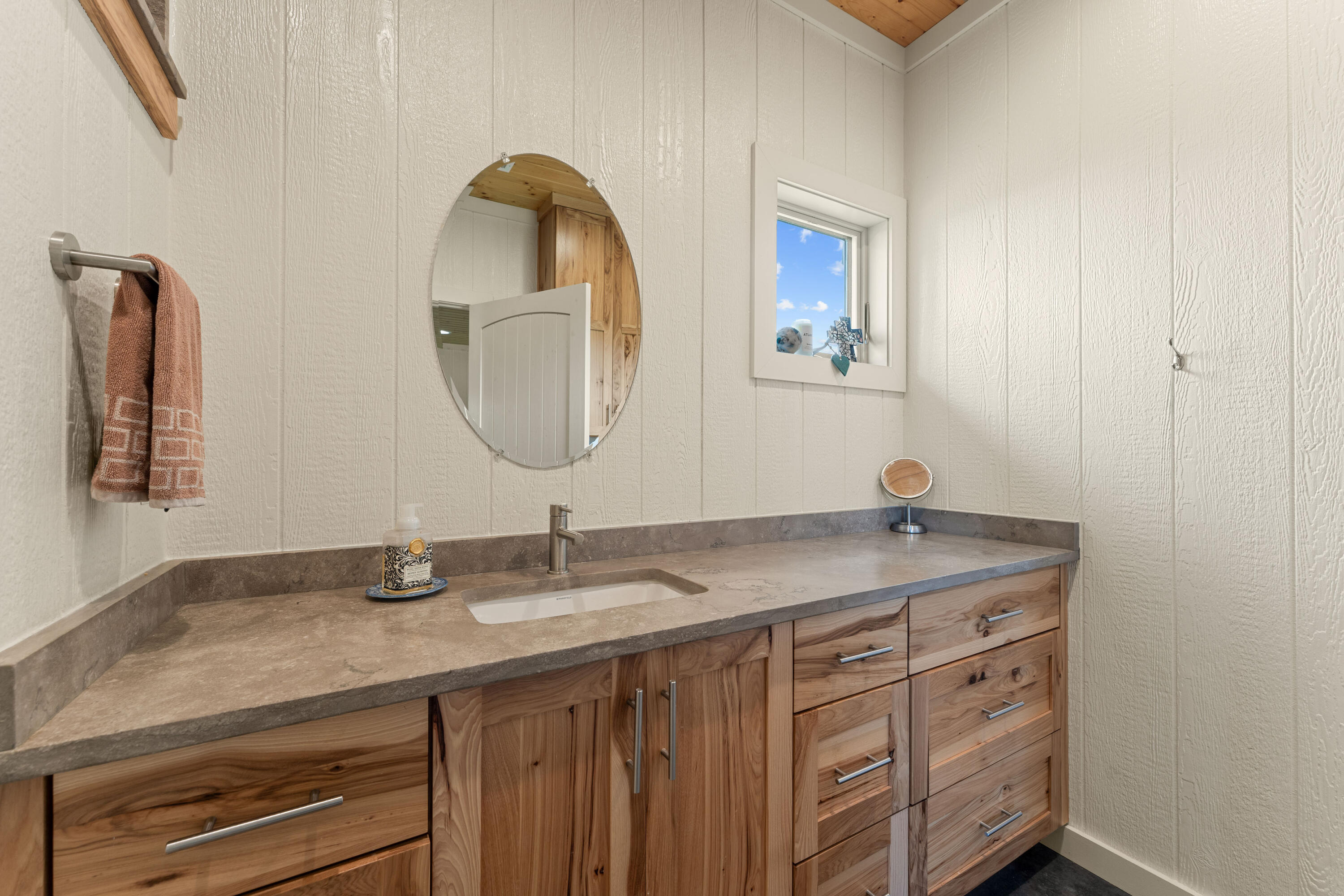 27255 Farm Road 2090 Property Photo 24