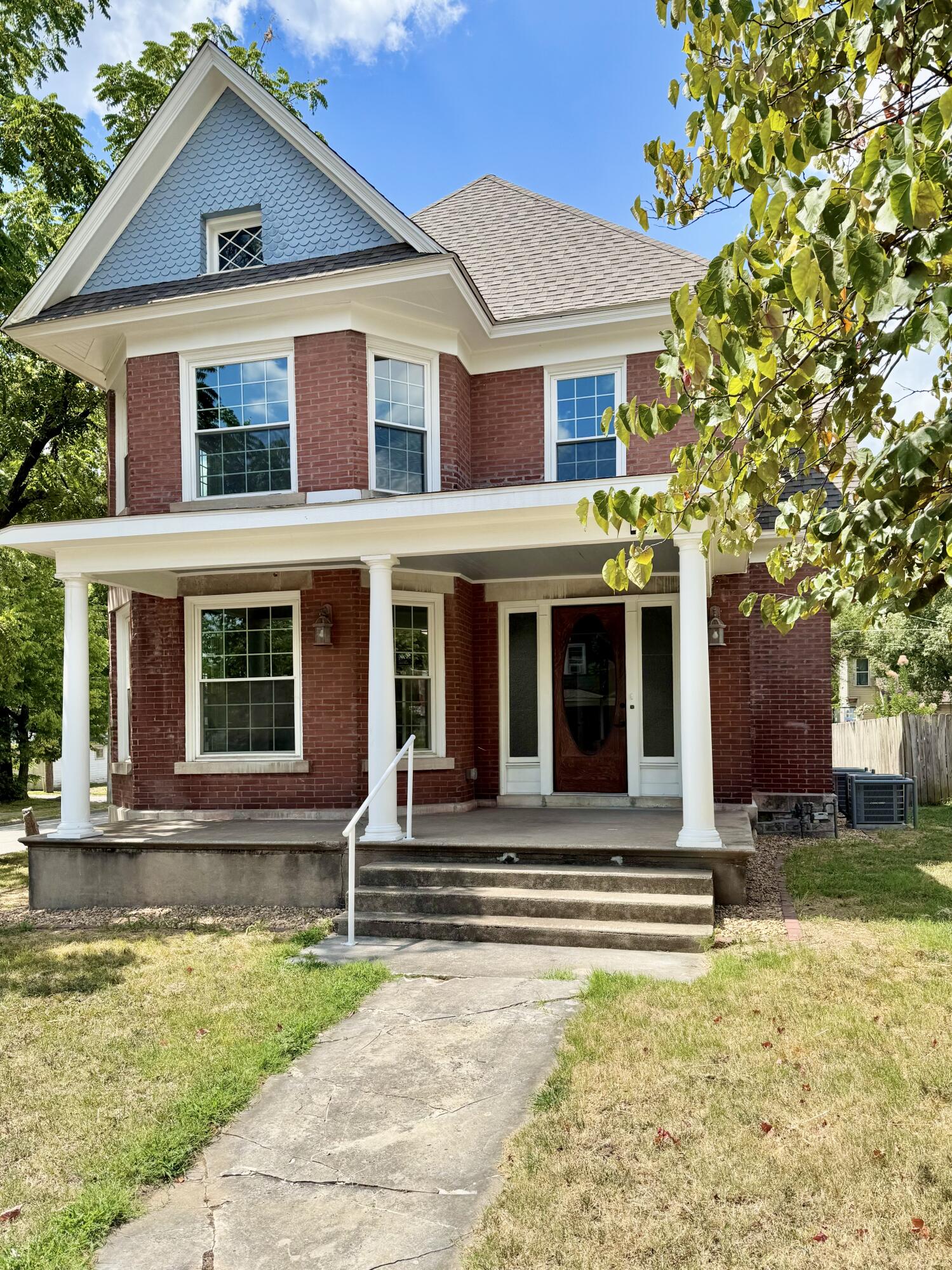 402 North Wall Avenue Property Photo 1