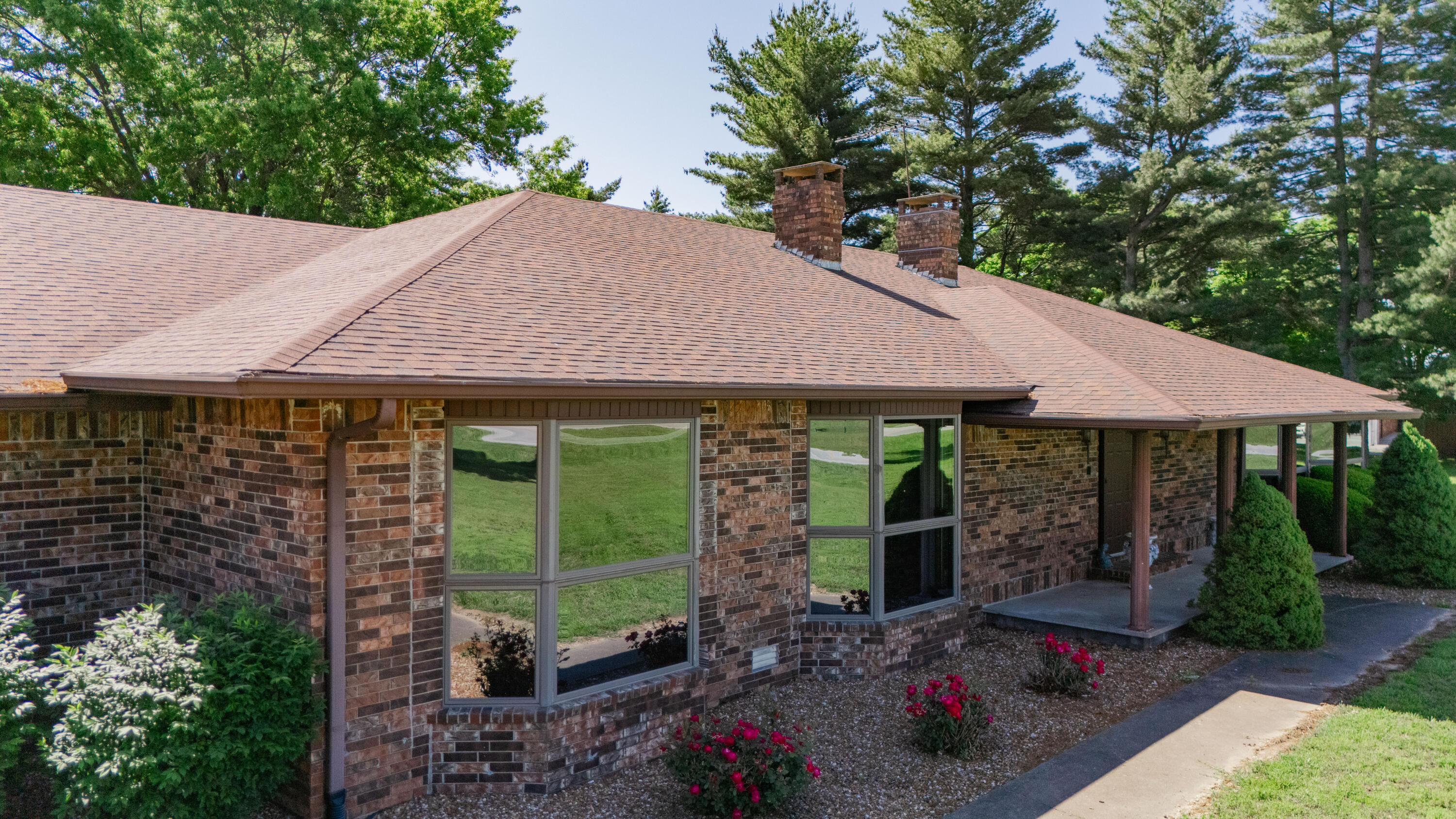 807 North Briarwood Drive Property Photo 2