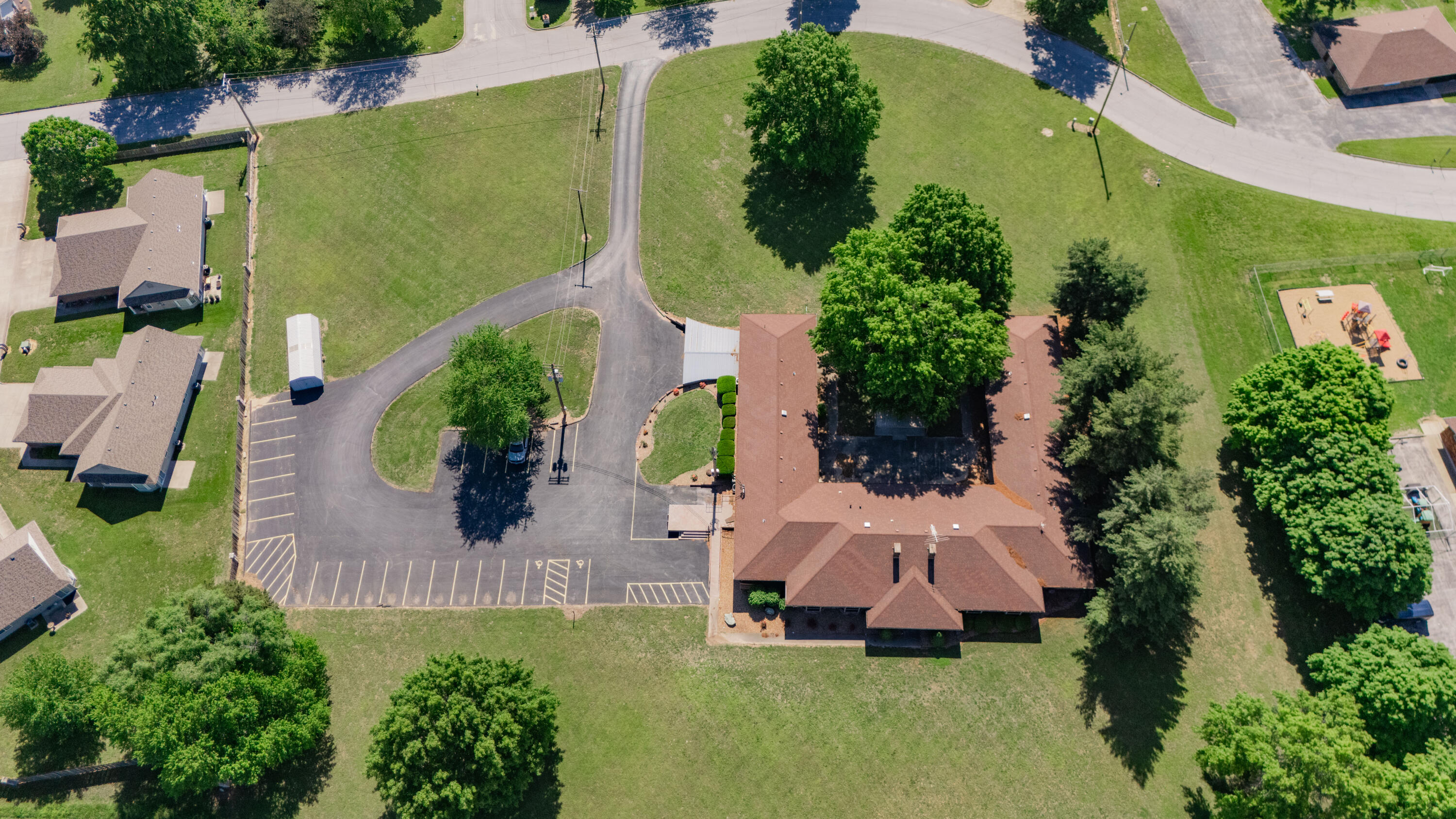 807 North Briarwood Drive Property Photo 3