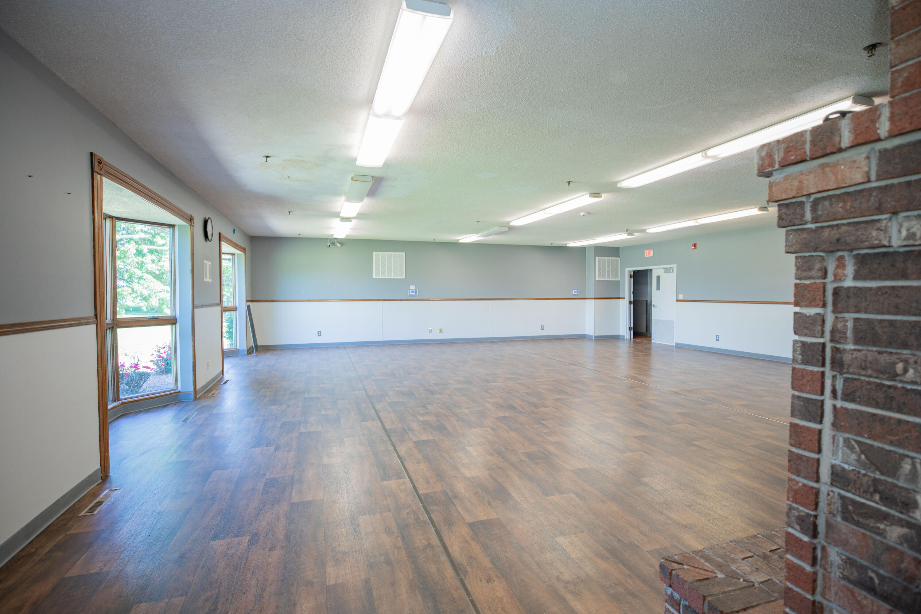 807 North Briarwood Drive Property Photo 4