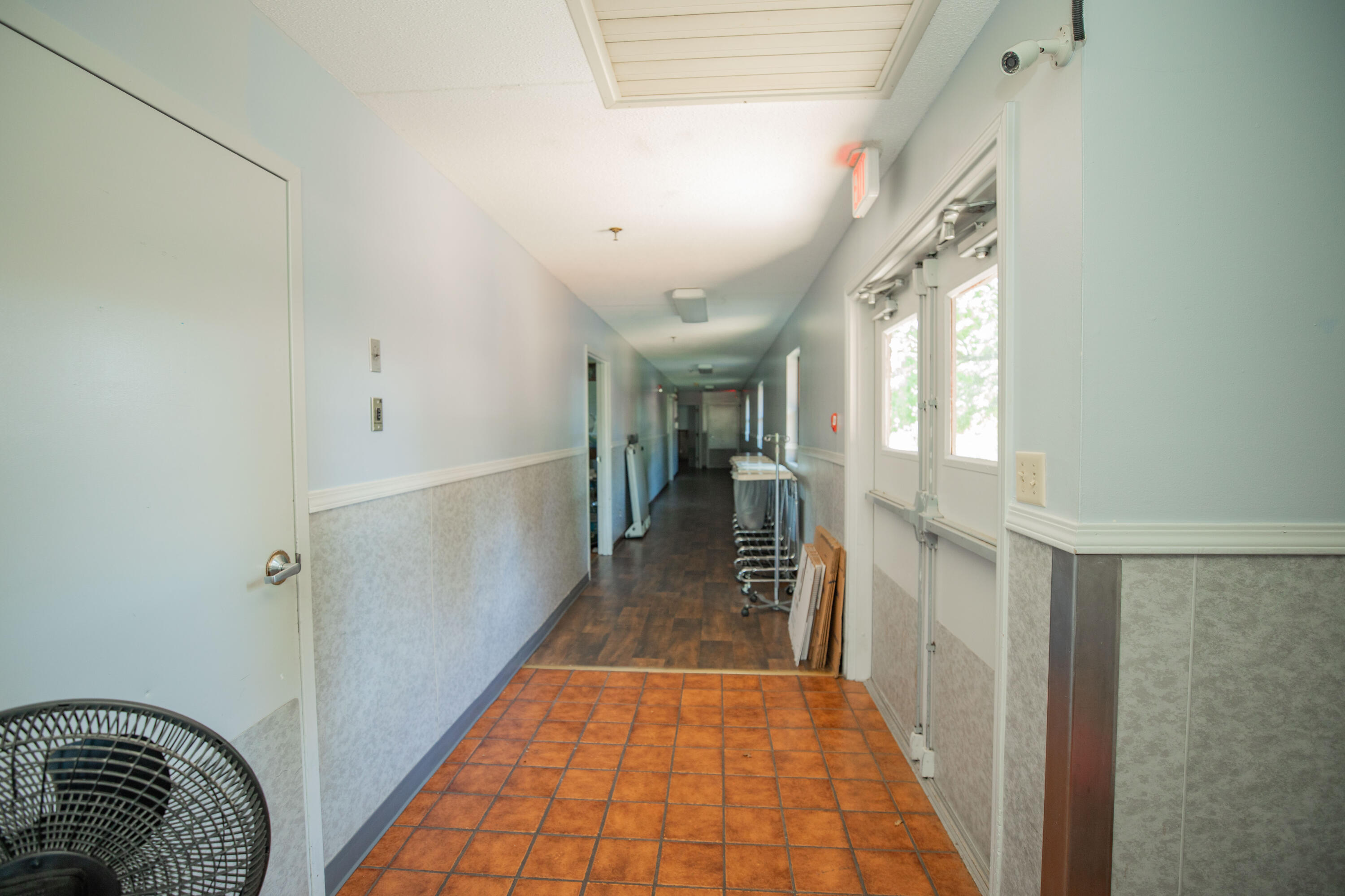 807 North Briarwood Drive Property Photo 6