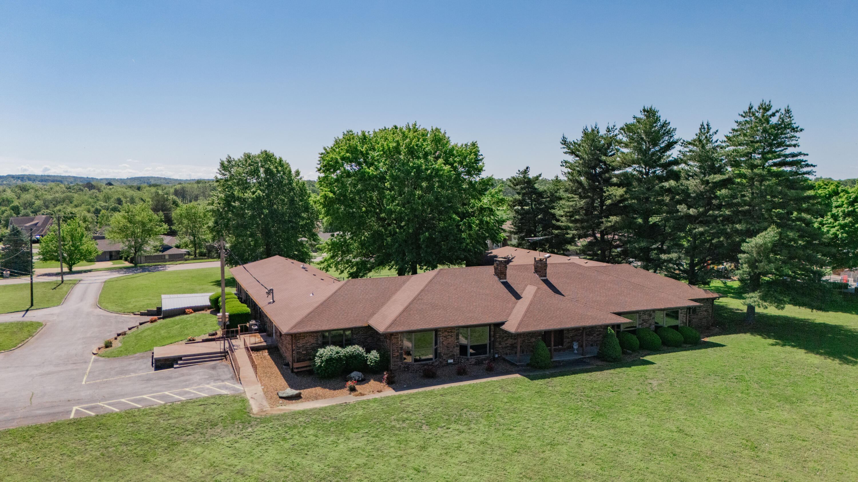 807 North Briarwood Drive Property Photo 21