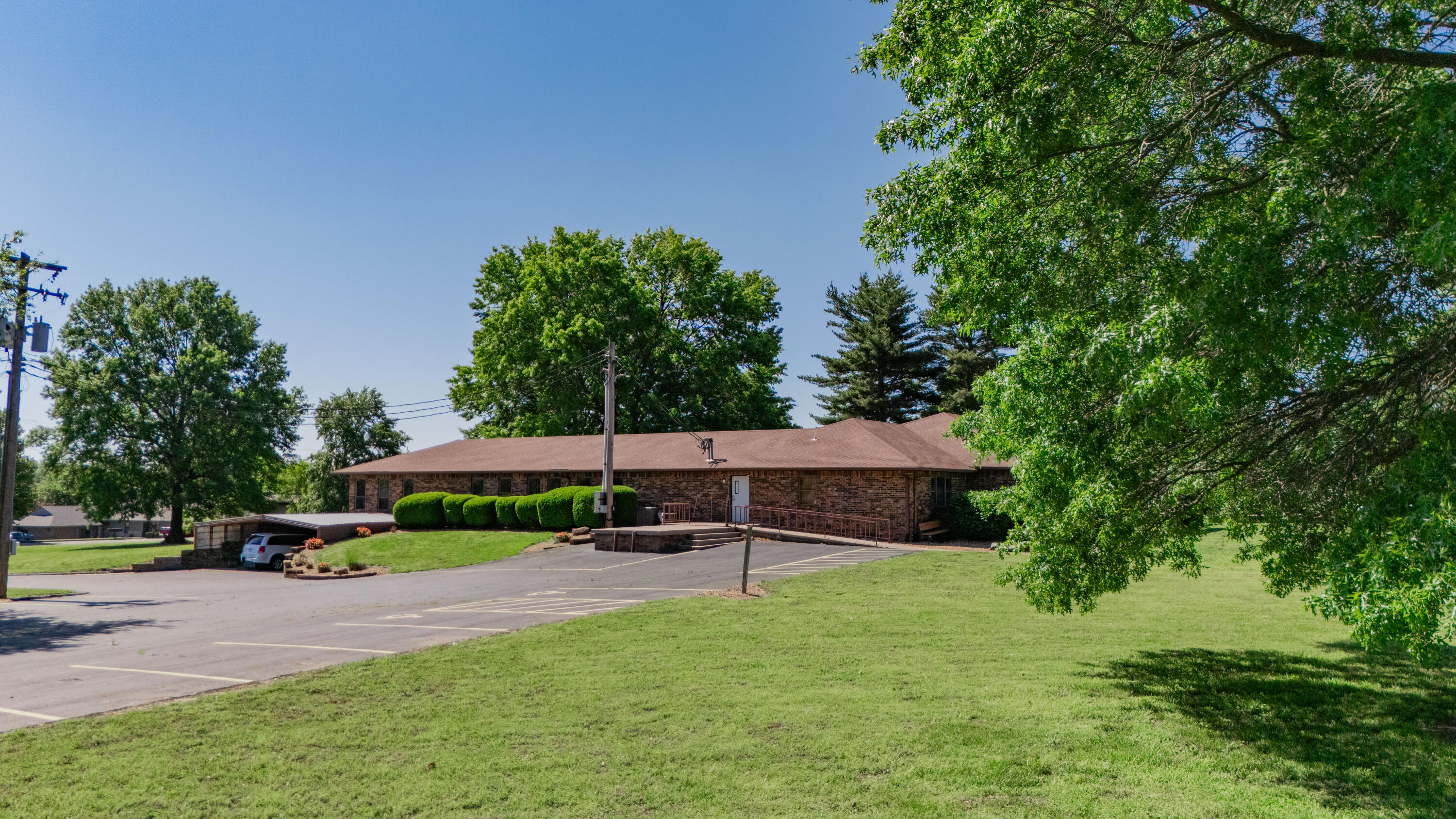 807 North Briarwood Drive Property Photo 28