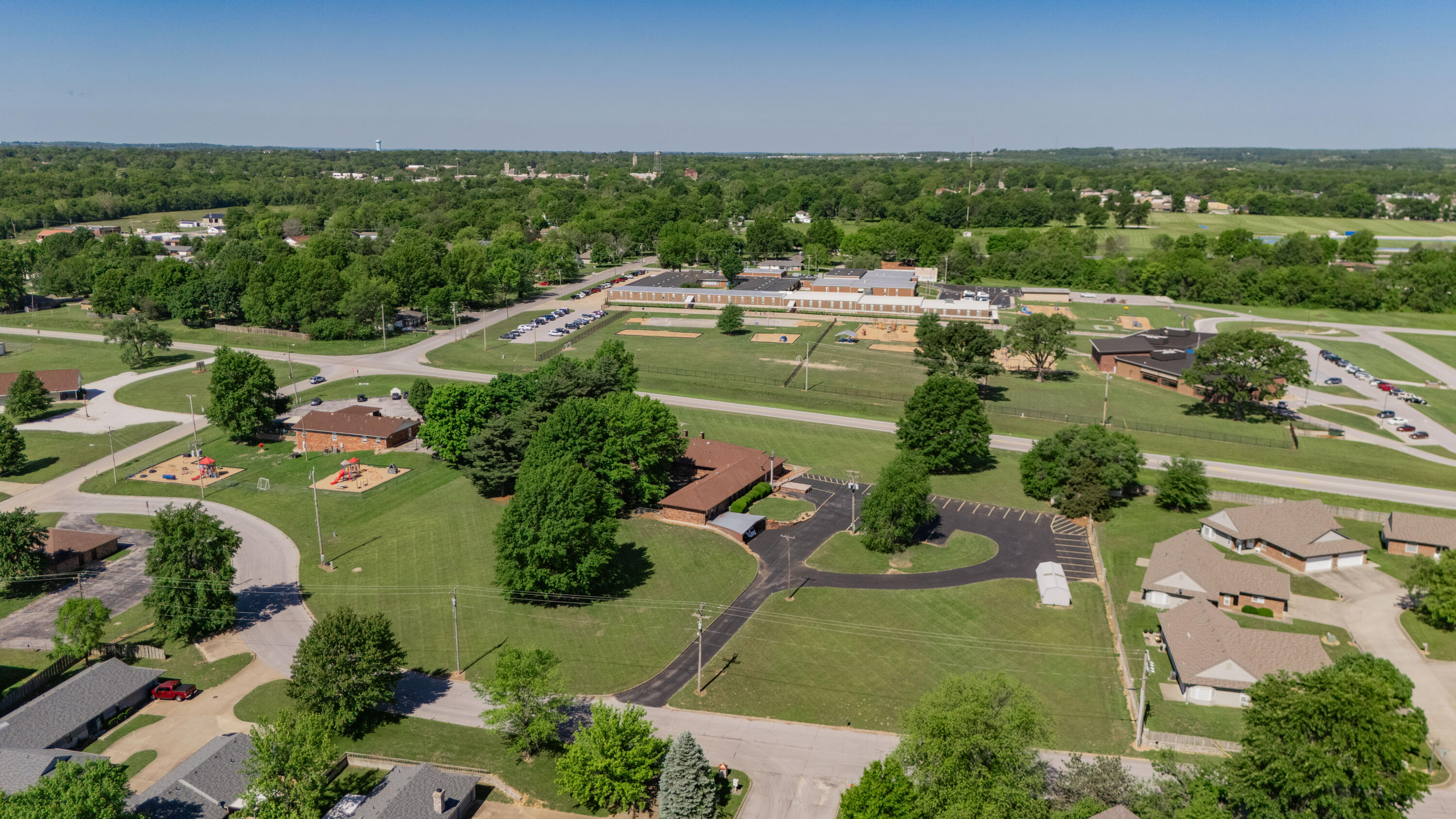 807 North Briarwood Drive Property Photo 37