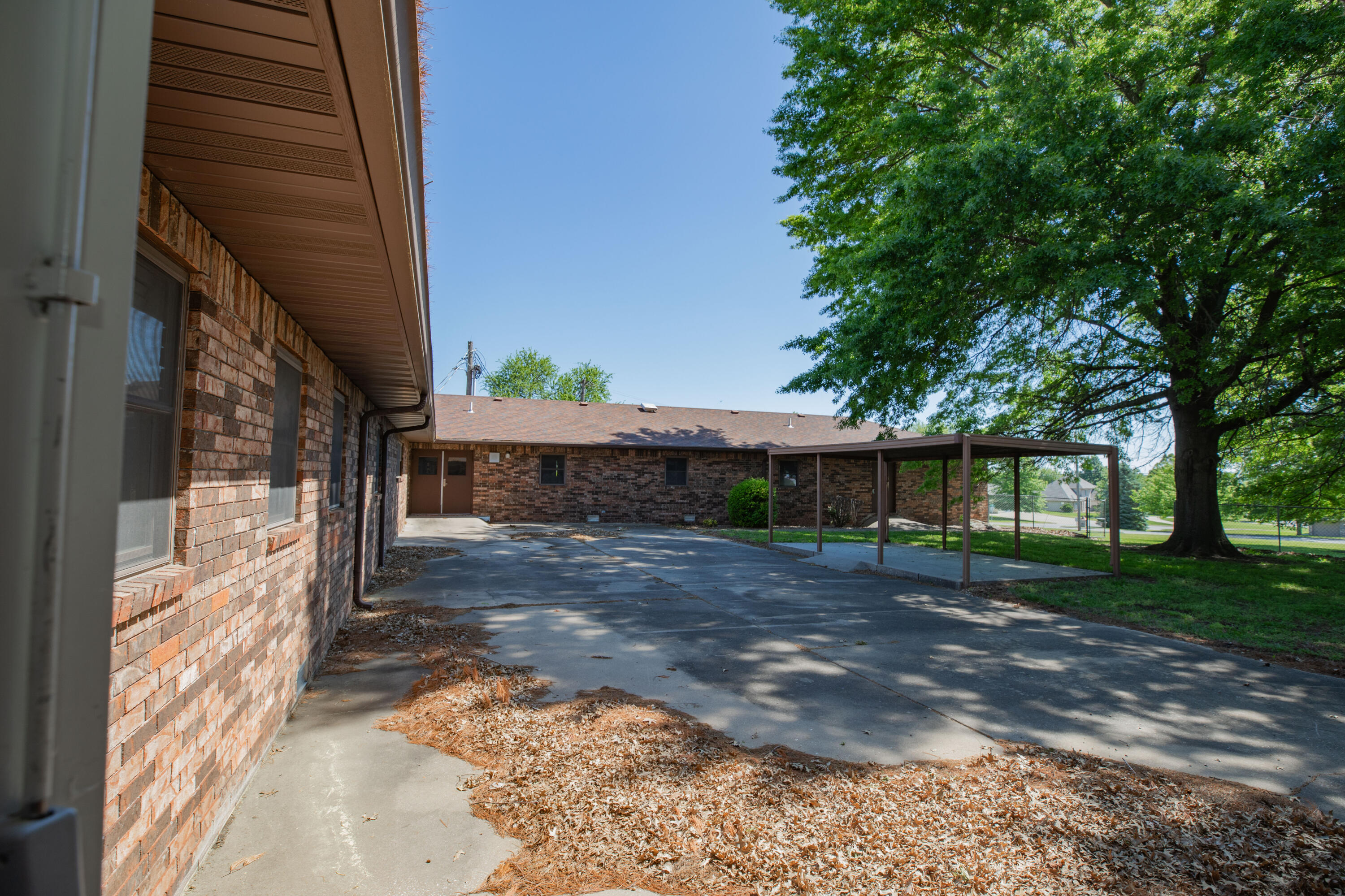 807 North Briarwood Drive Property Photo 45