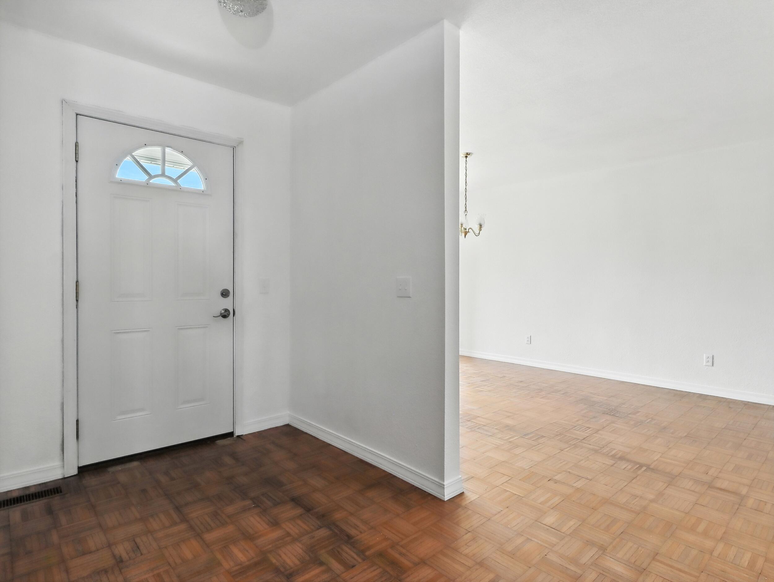 100 Pennycuick Drive Property Photo 4