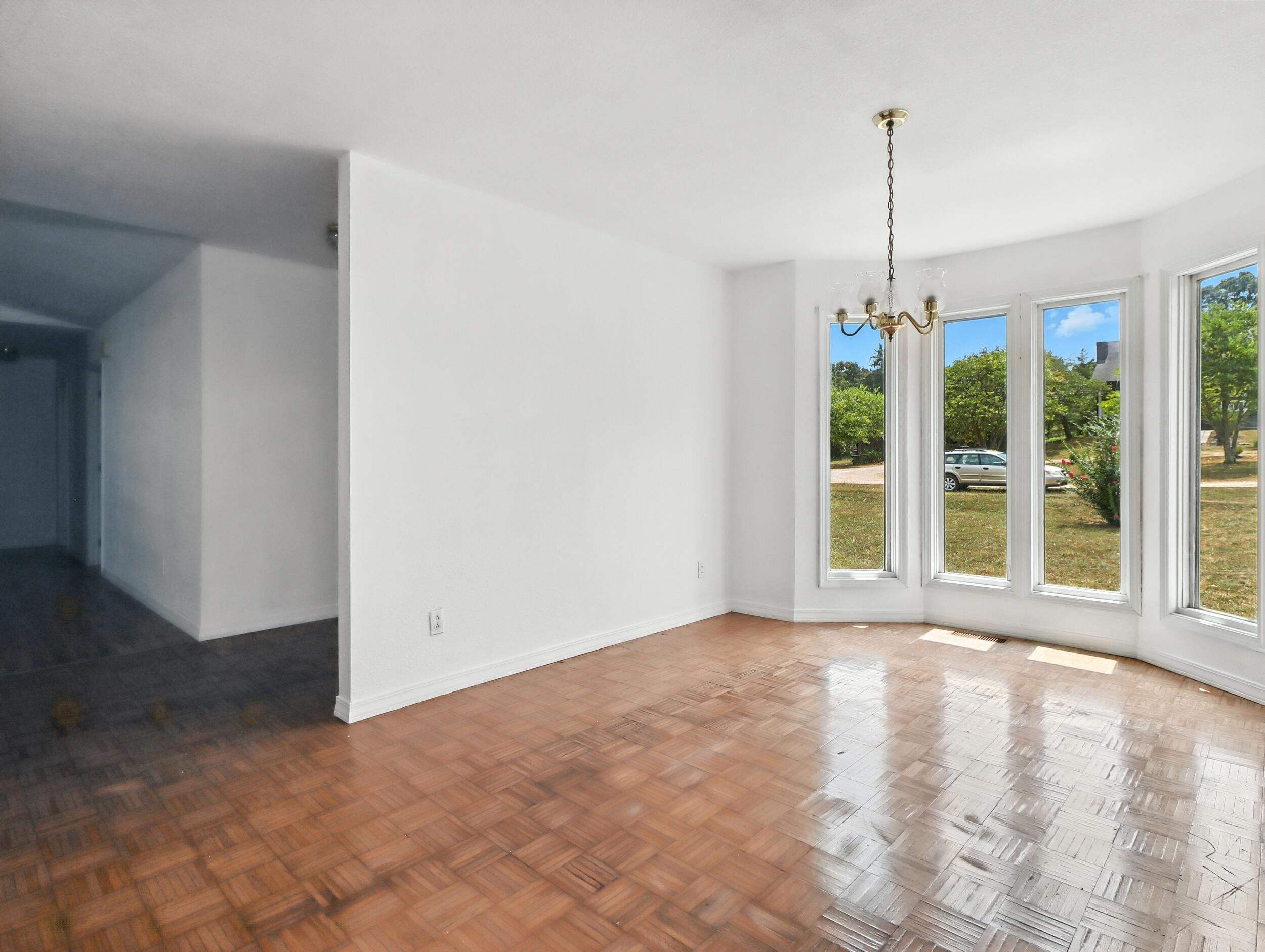 100 Pennycuick Drive Property Photo 6