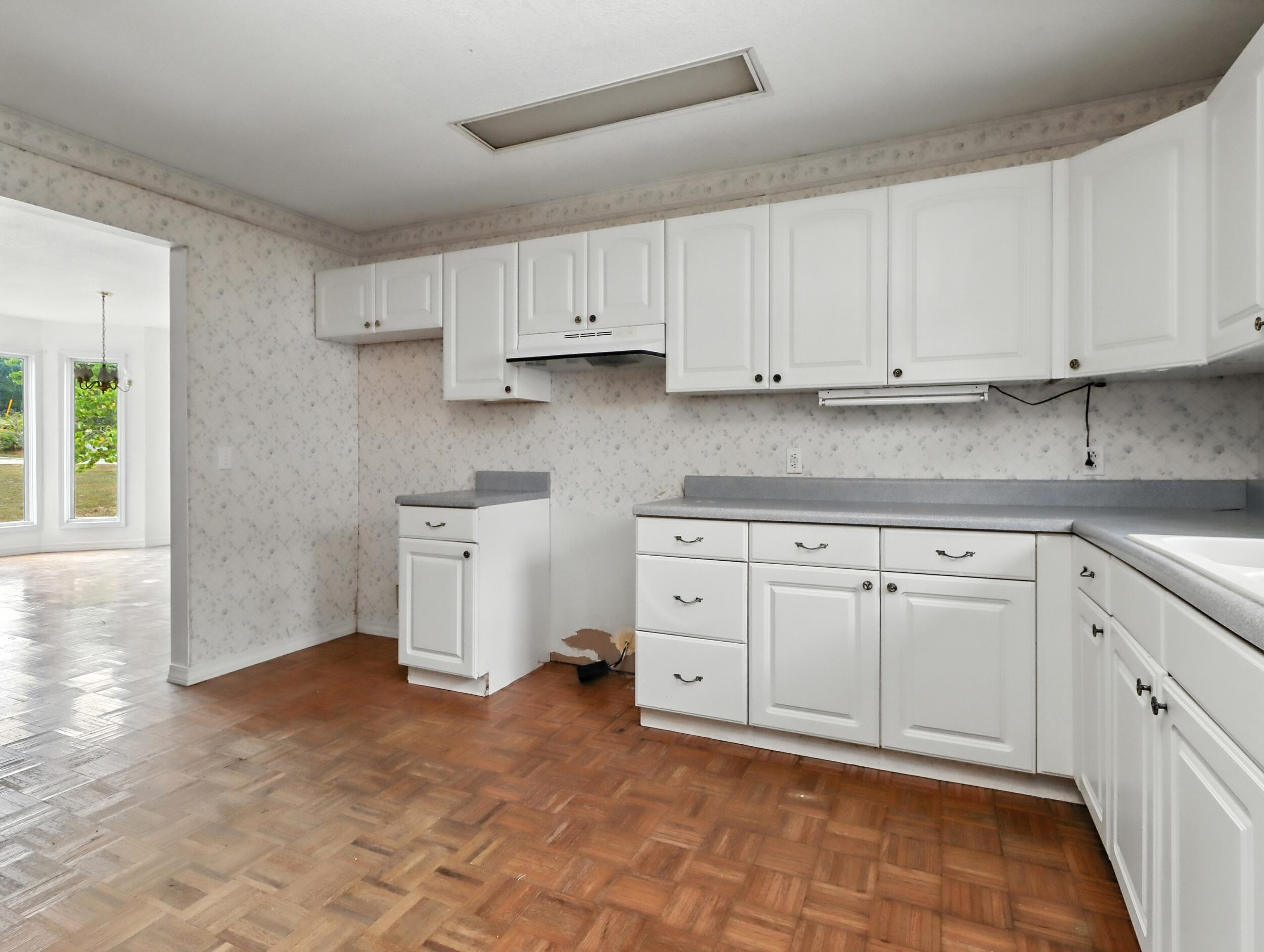 100 Pennycuick Drive Property Photo 11