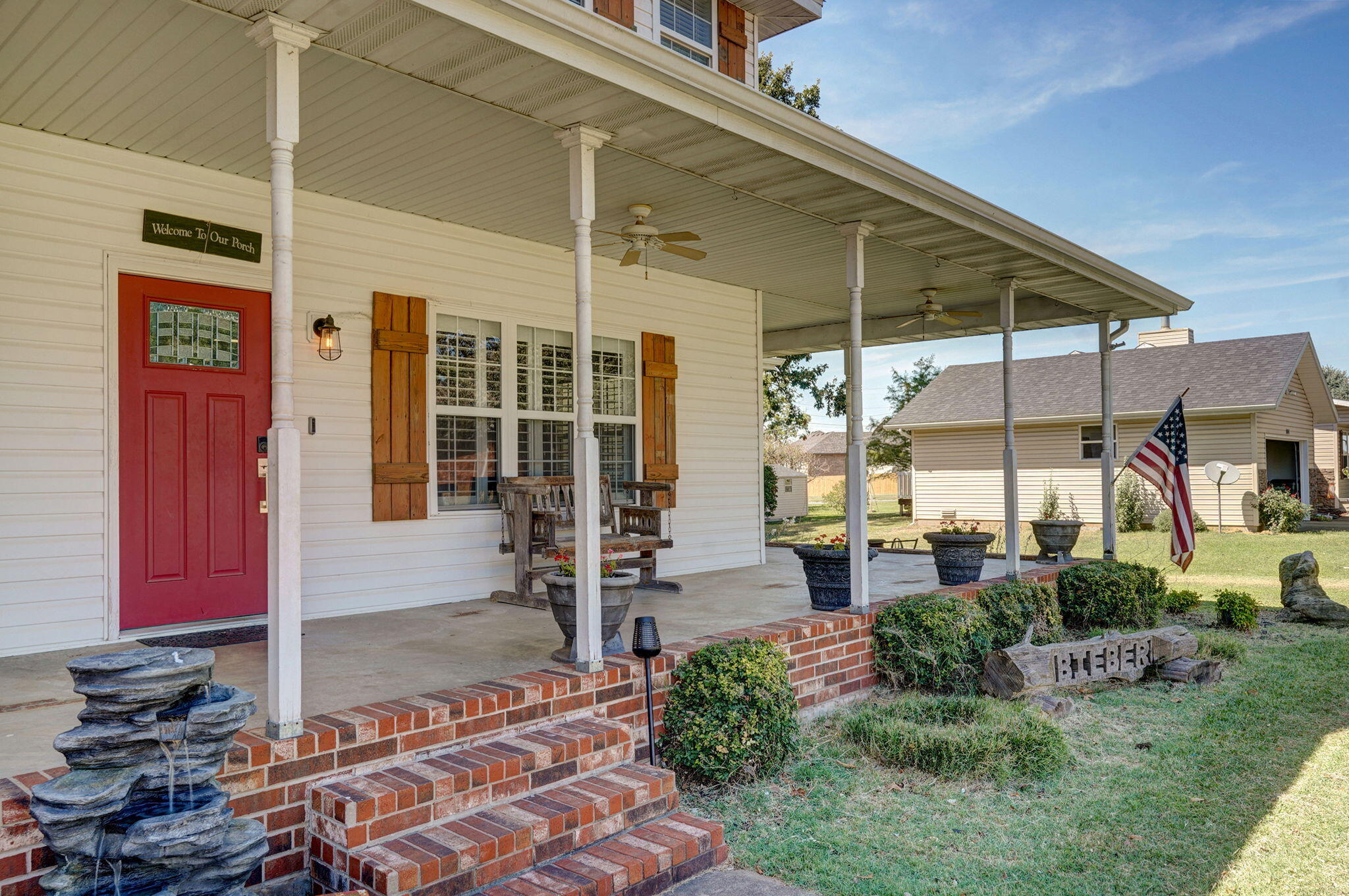 836 Tracy Lane Property Photo 2