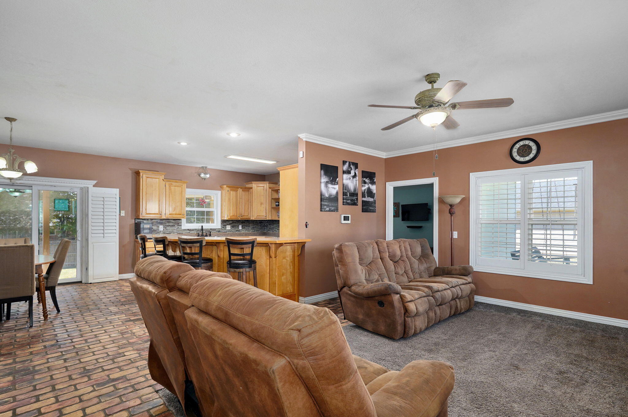 836 Tracy Lane Property Photo 3