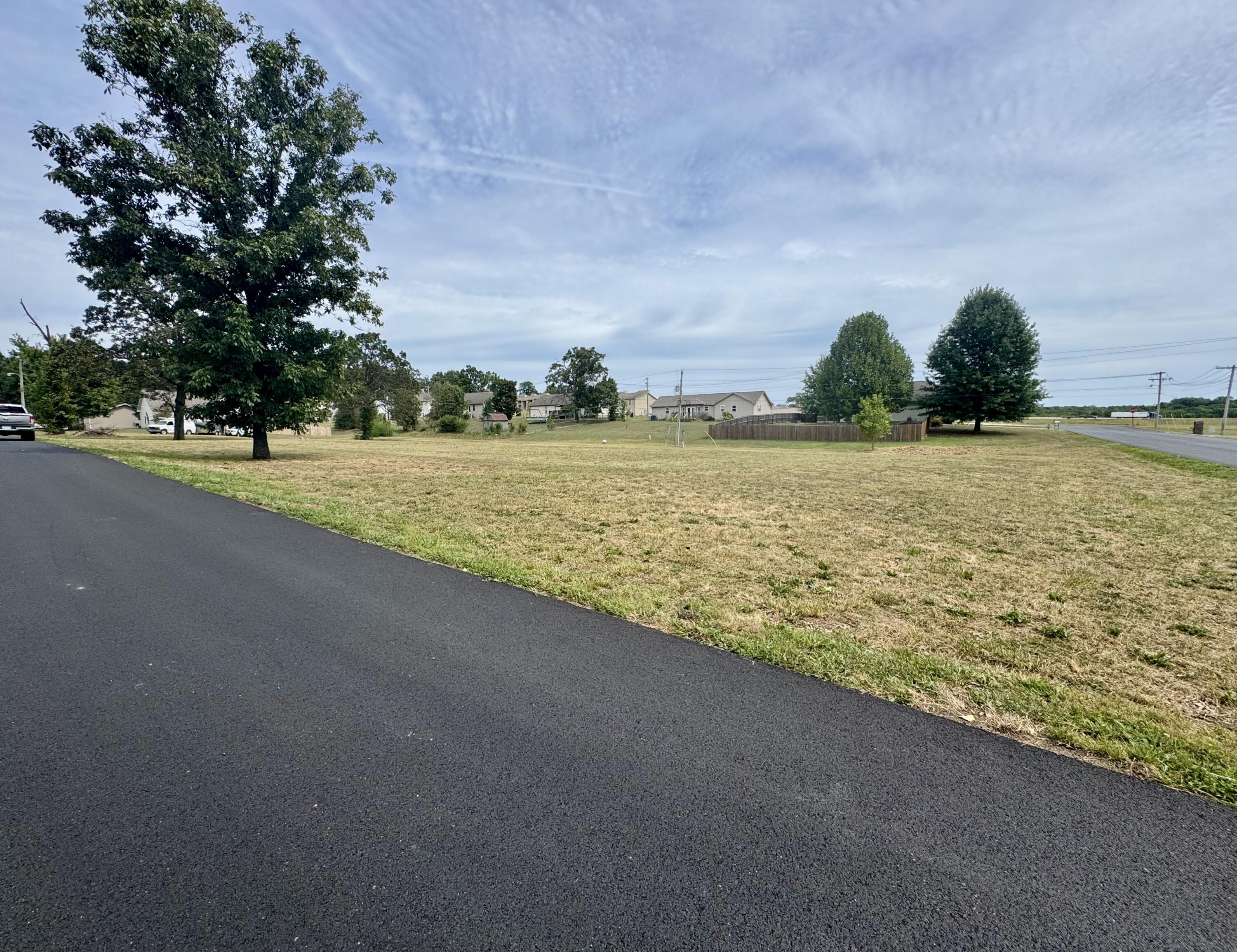 000 Lee Anna Drive Property Photo 2