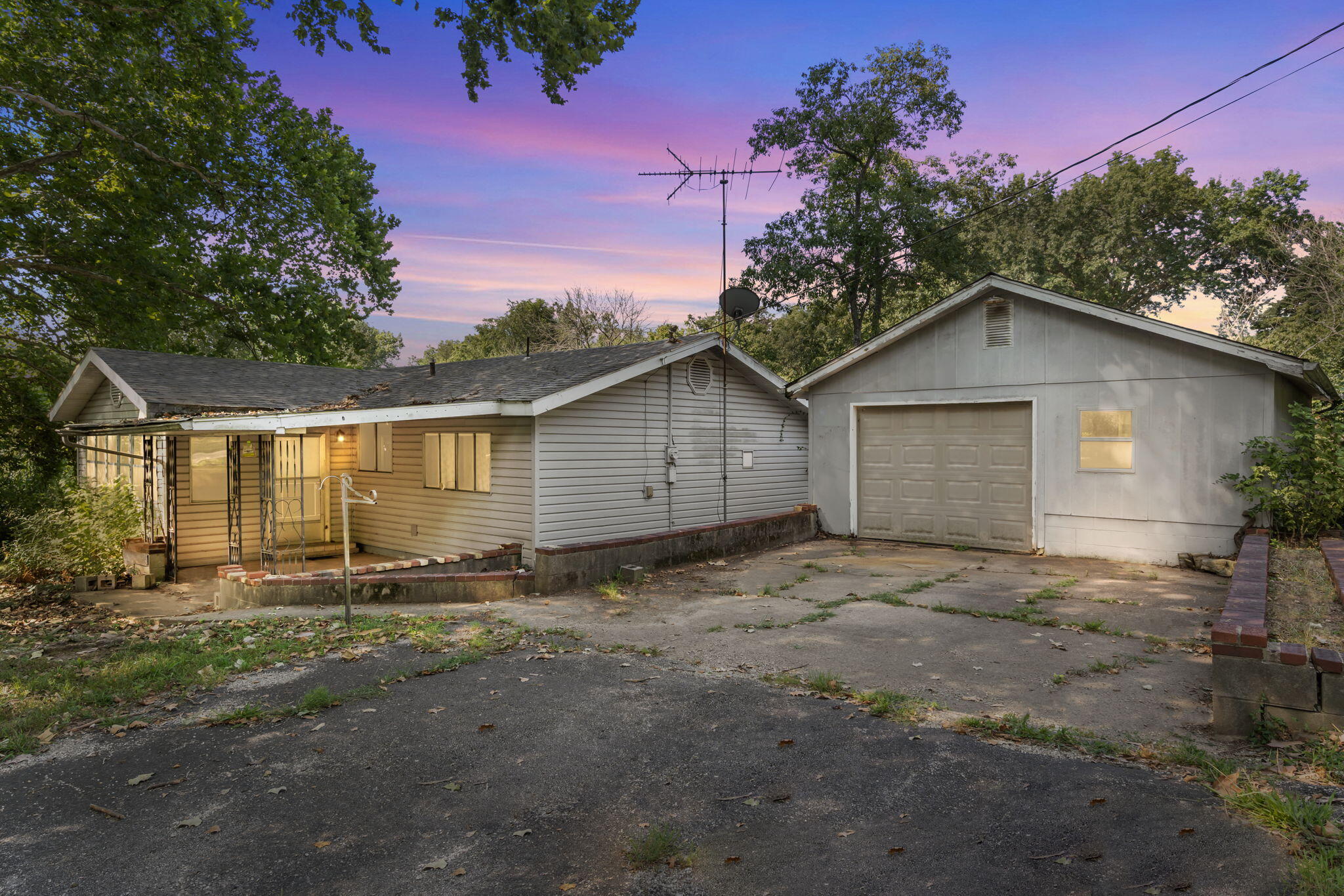 2353 Eaglecrest Road Property Photo 4