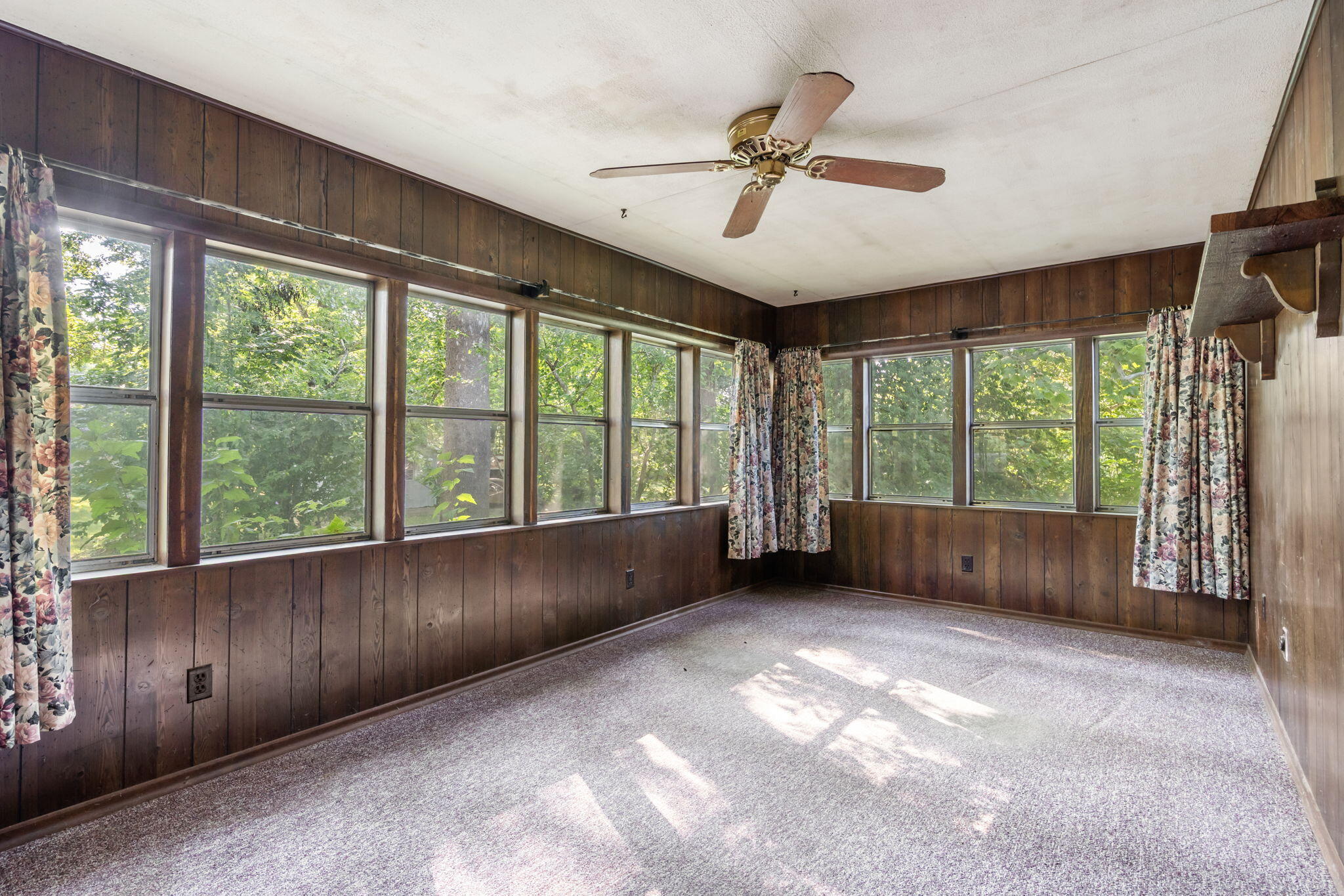 2353 Eaglecrest Road Property Photo 11