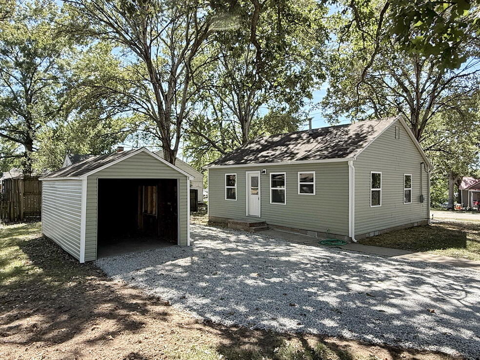 901 South Jackson Street Property Photo 1