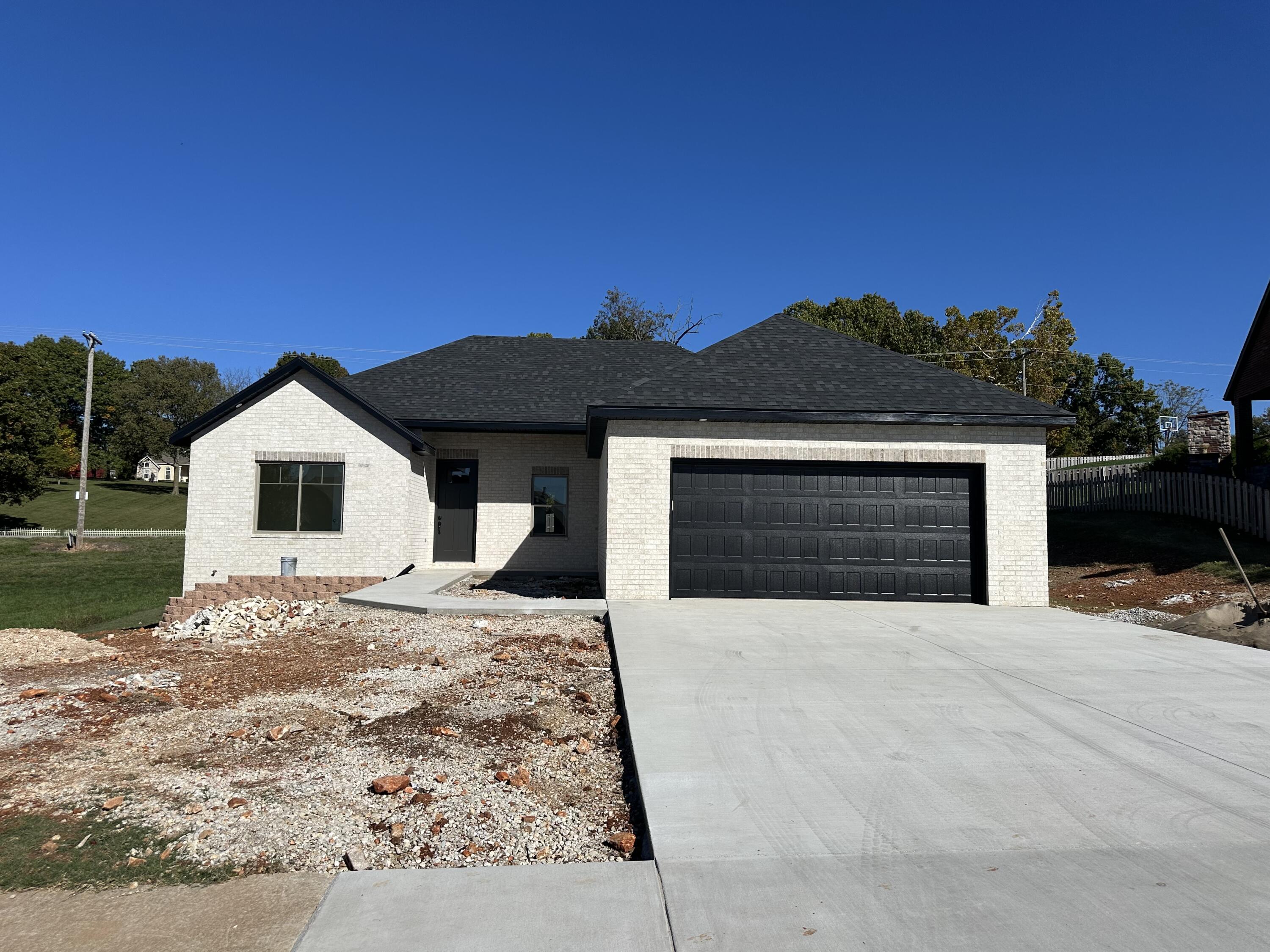 1539 West Gaslight Drive Property Photo 1