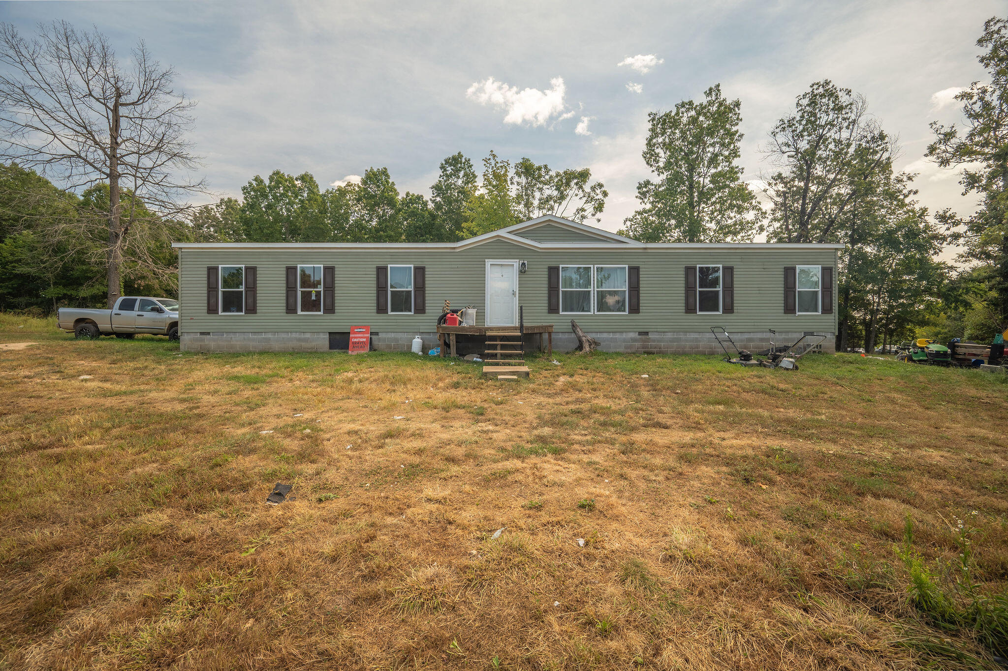 3724 Private Road 2217 Property Photo 1