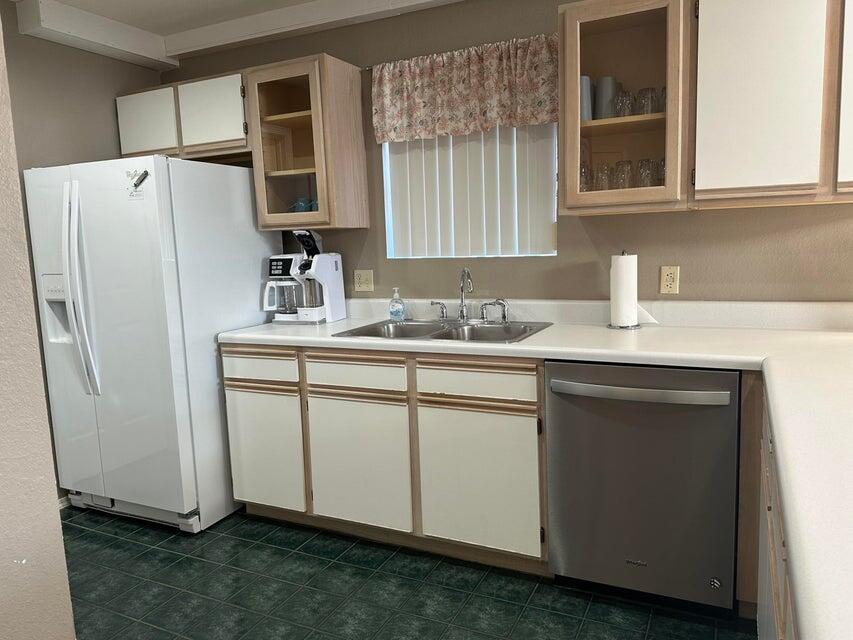 2700 Green Mountain Drive 3 Property Photo 4