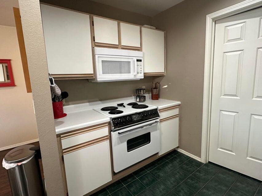 2700 Green Mountain Drive 3 Property Photo 5