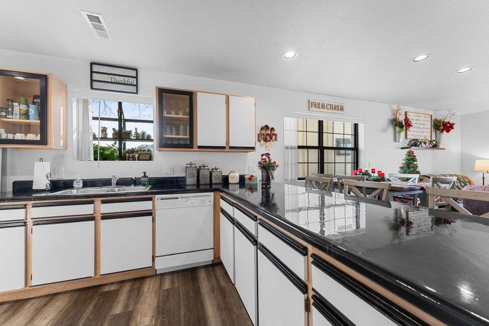 2700 Green Mountain Drive Property Photo 1