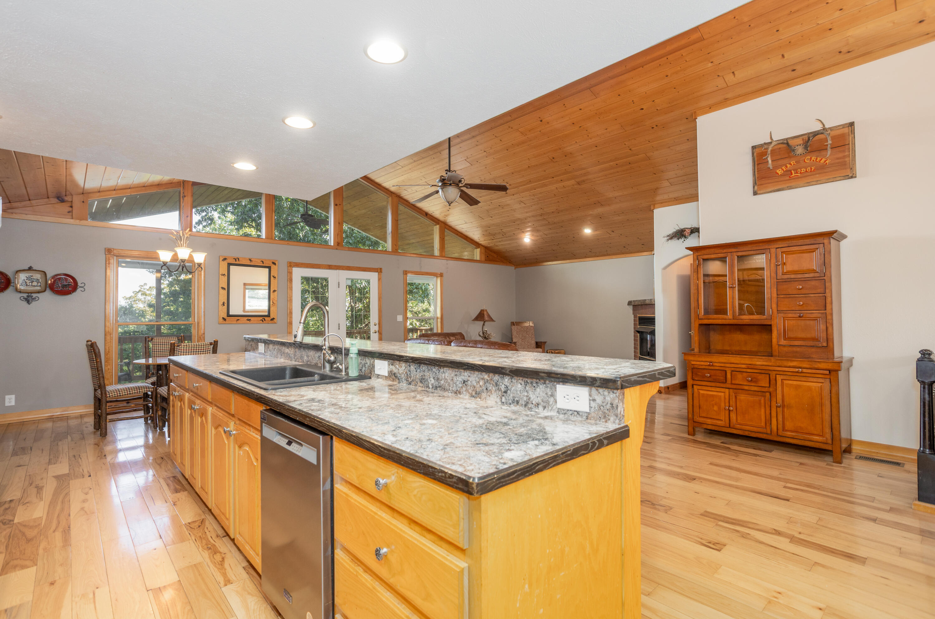1674 Skyview Drive Property Photo 6