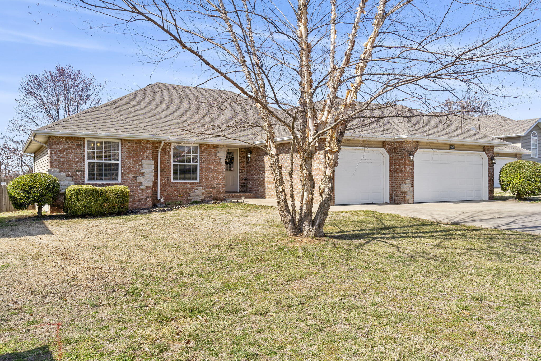 3947 South El Susan Avenue Property Photo 3