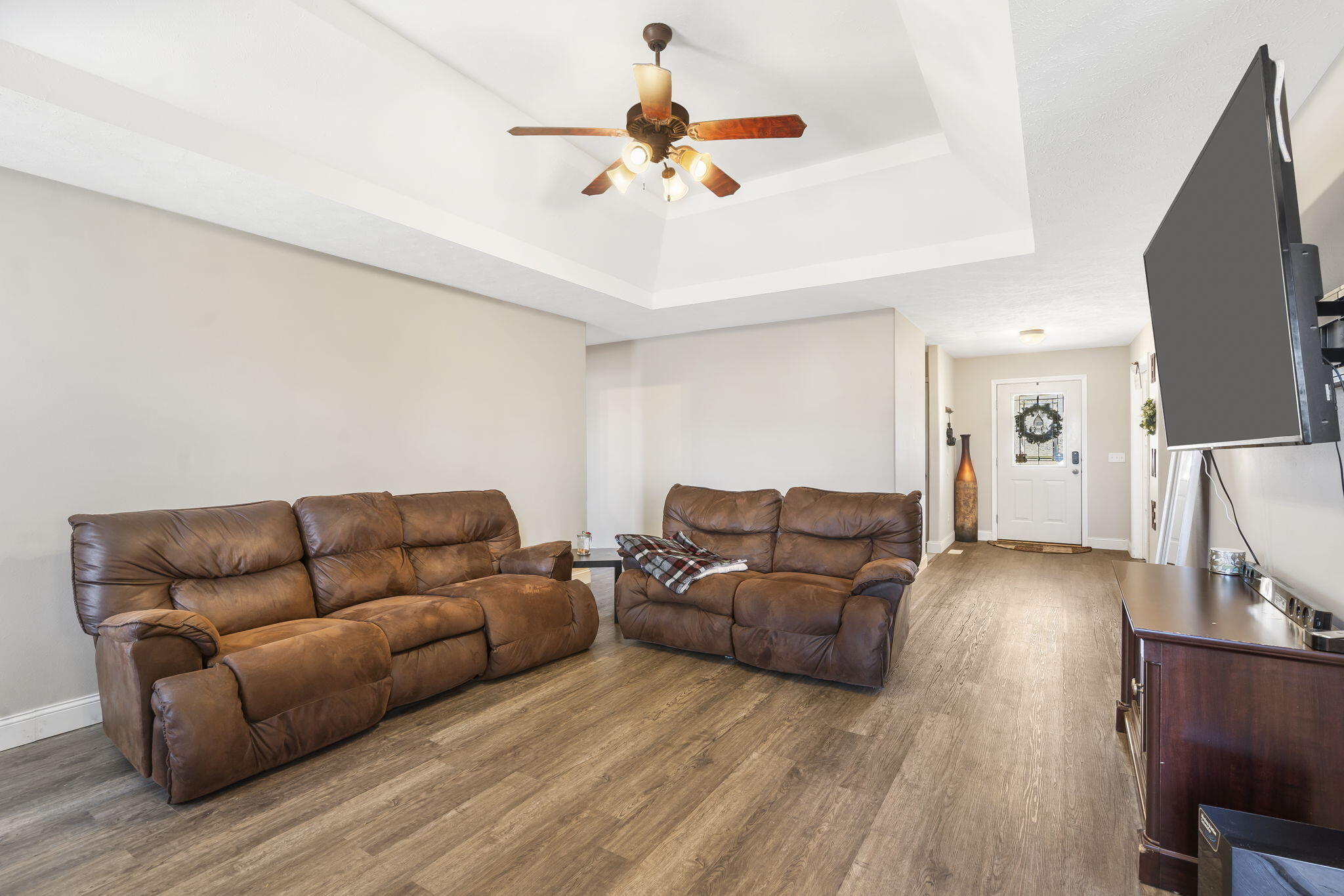 3947 South El Susan Avenue Property Photo 8