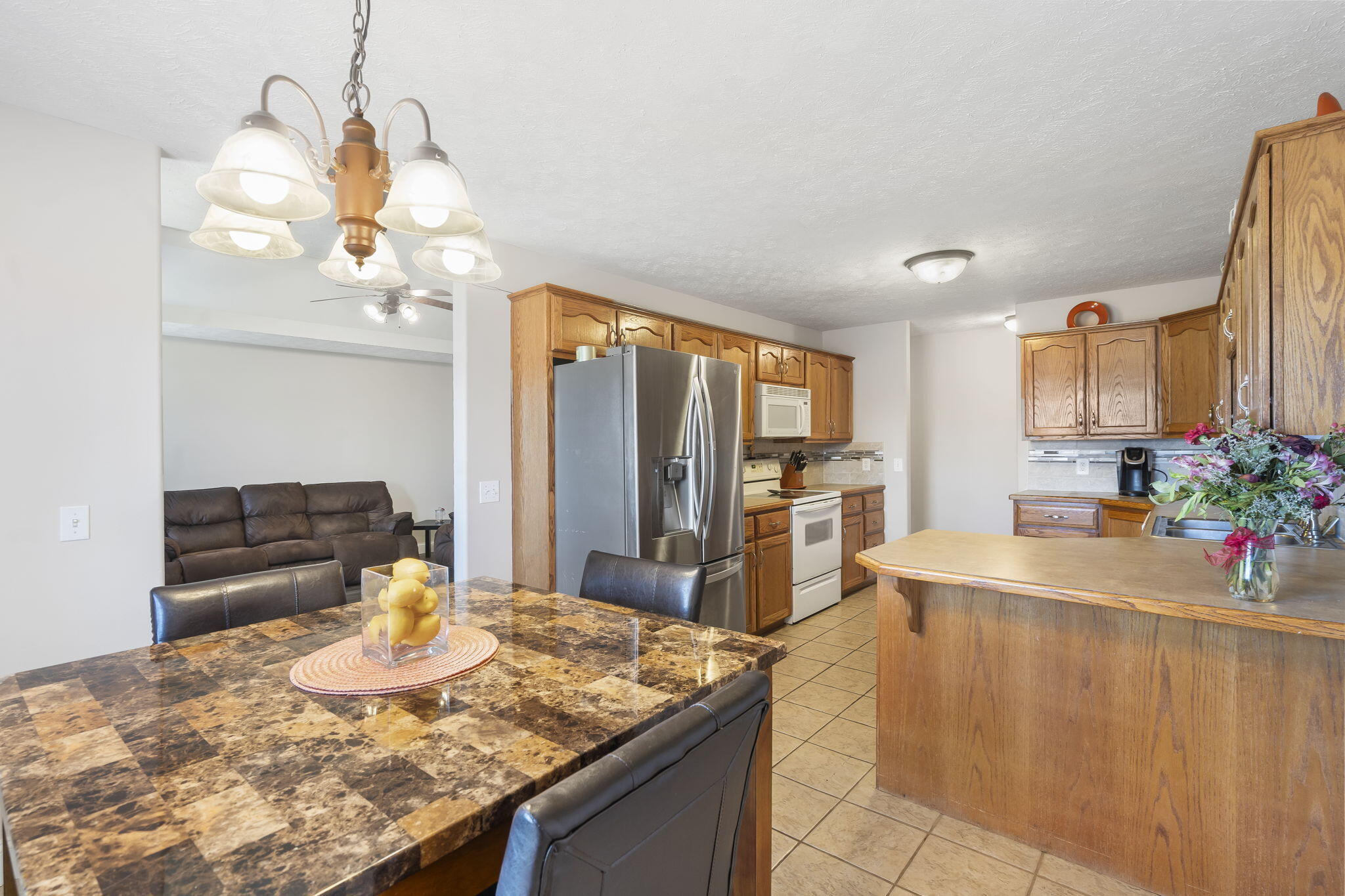 3947 South El Susan Avenue Property Photo 10