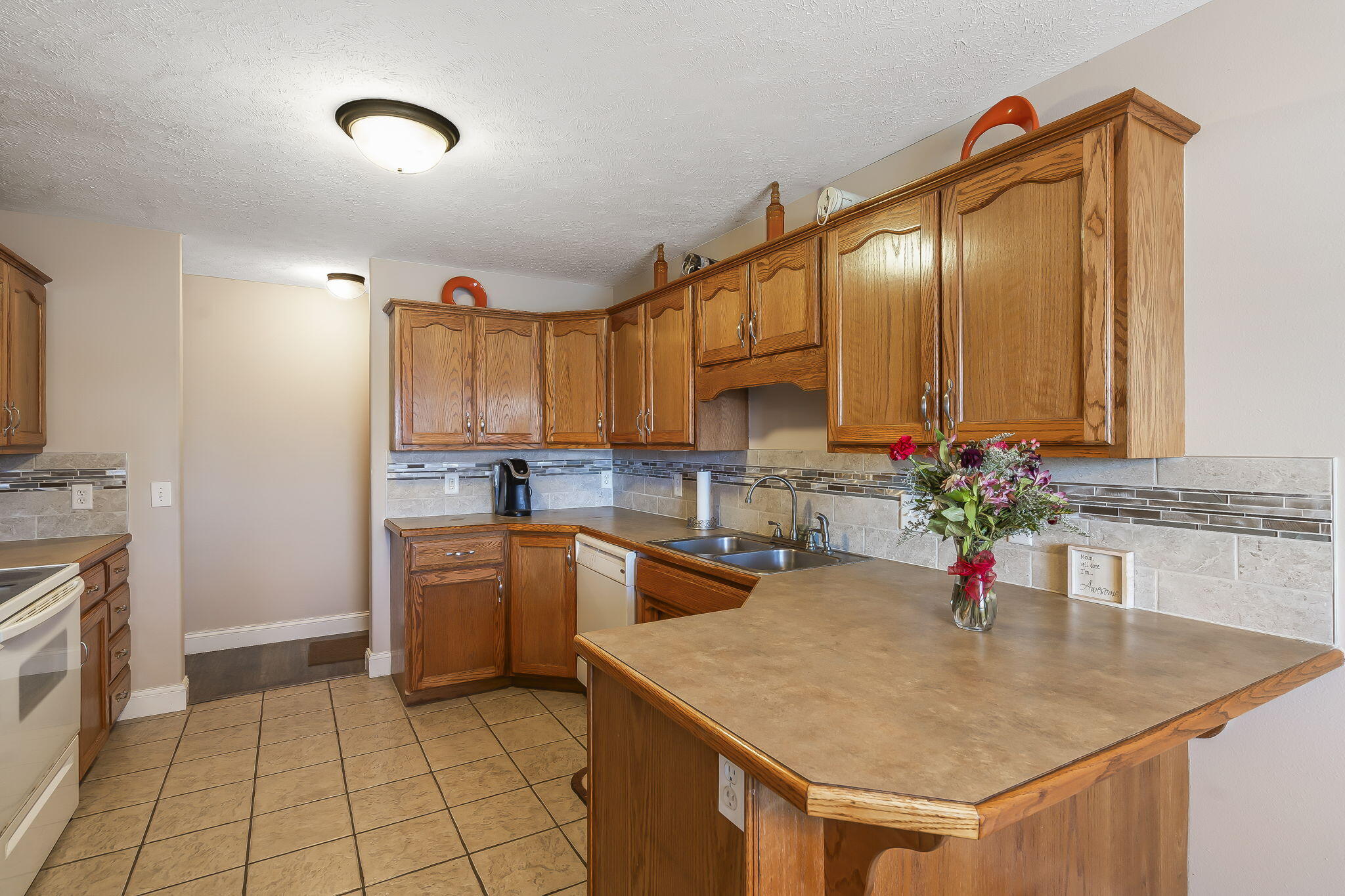 3947 South El Susan Avenue Property Photo 12