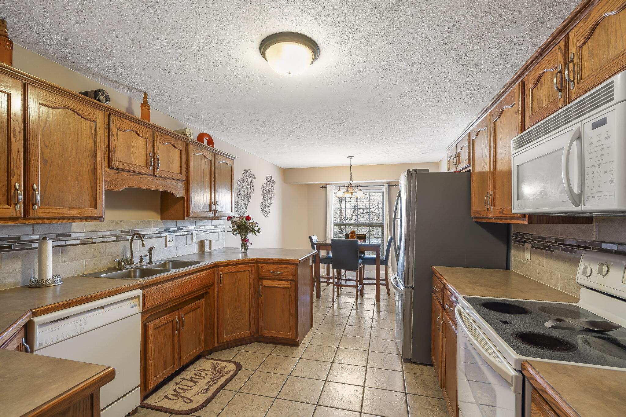 3947 South El Susan Avenue Property Photo 13