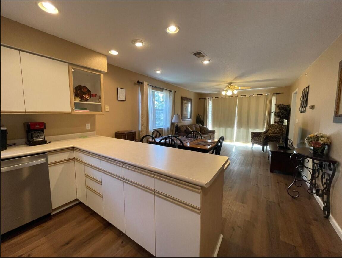 545 Valley View Road 101 Property Photo 7