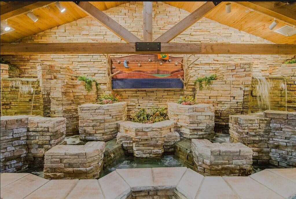 545 Valley View Road 101 Property Photo 25