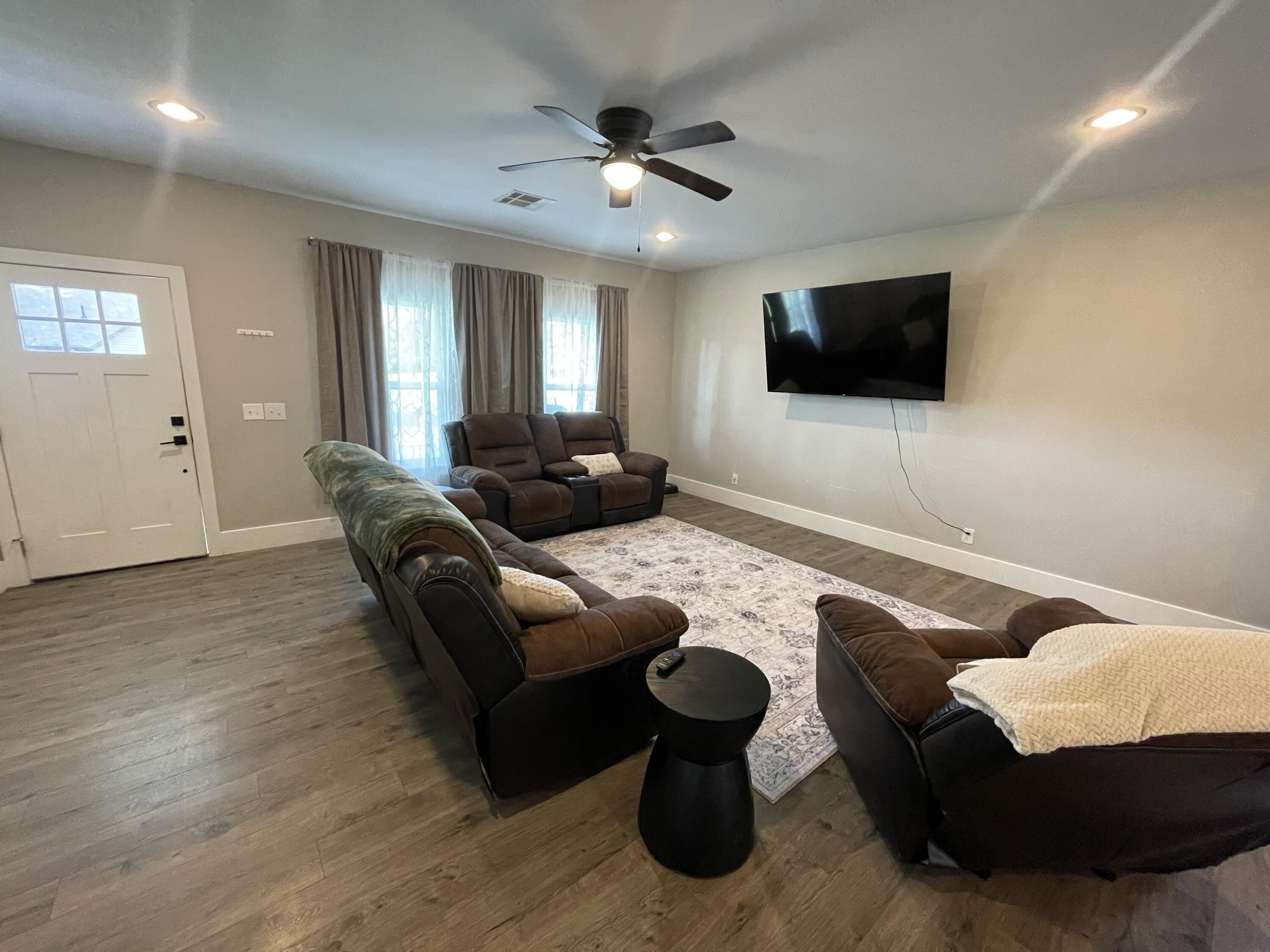 123 Park Valley Court Property Photo 9