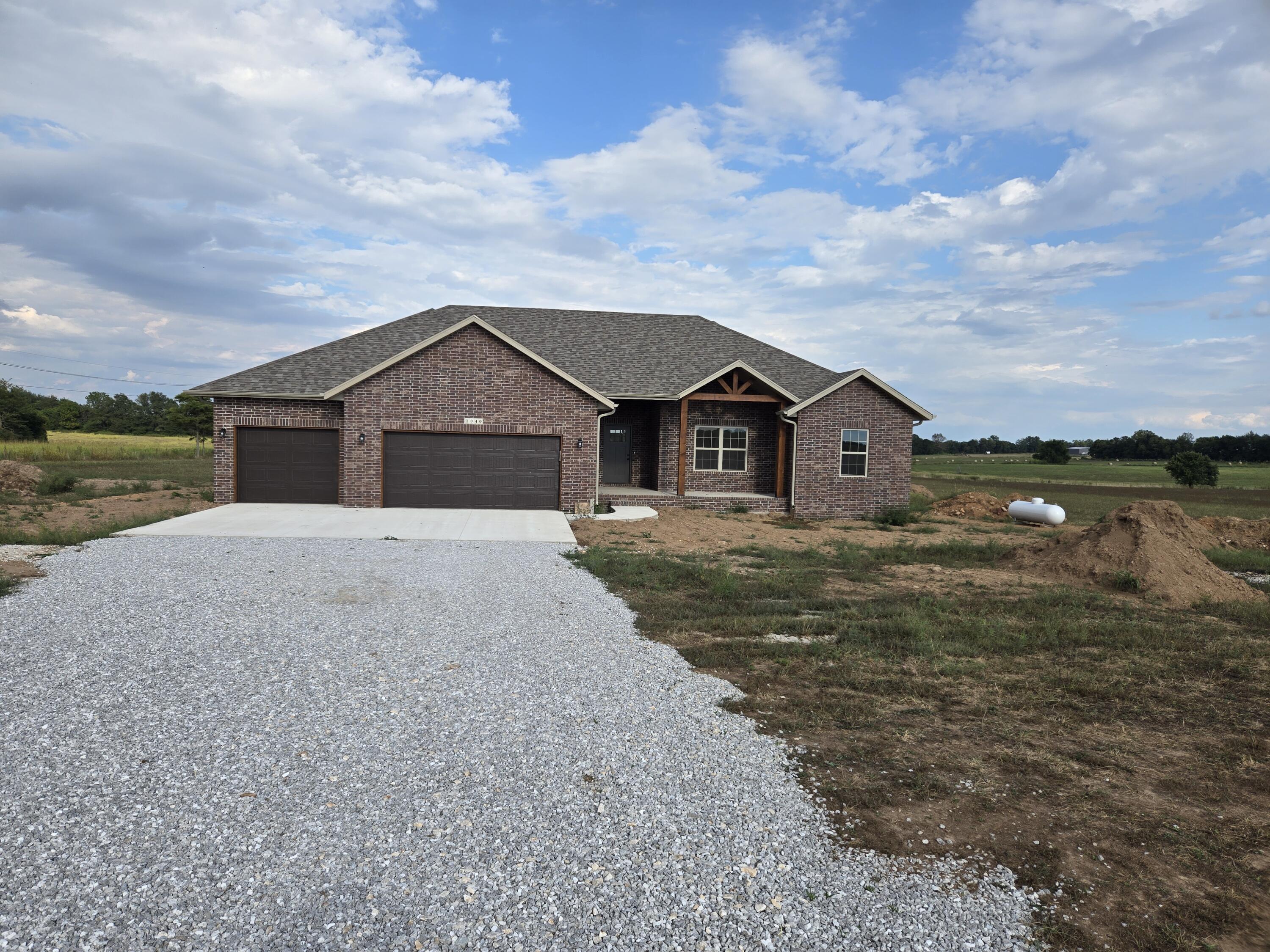 1040 Napper Road Property Photo 1