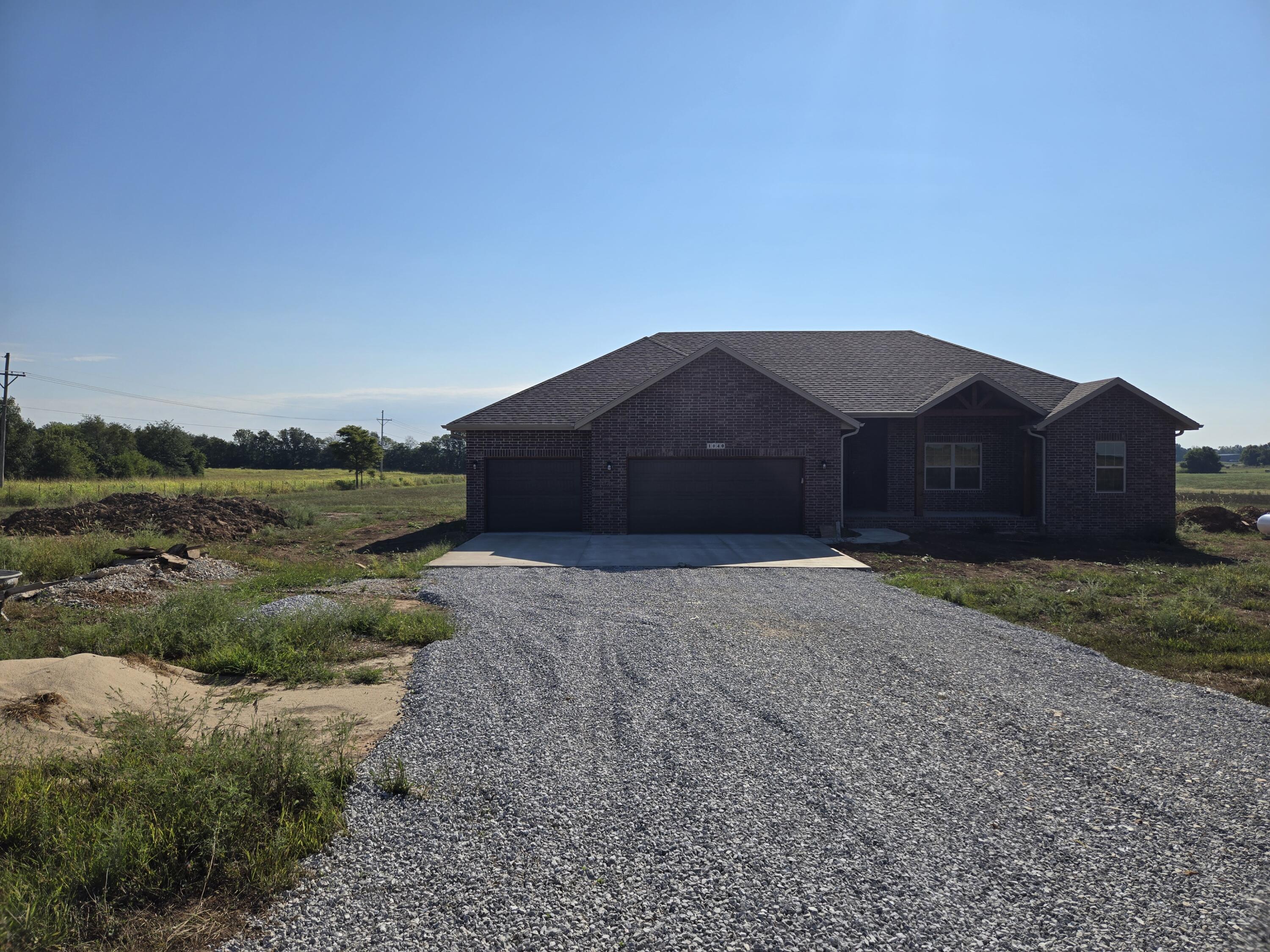 1040 Napper Road Property Photo 2