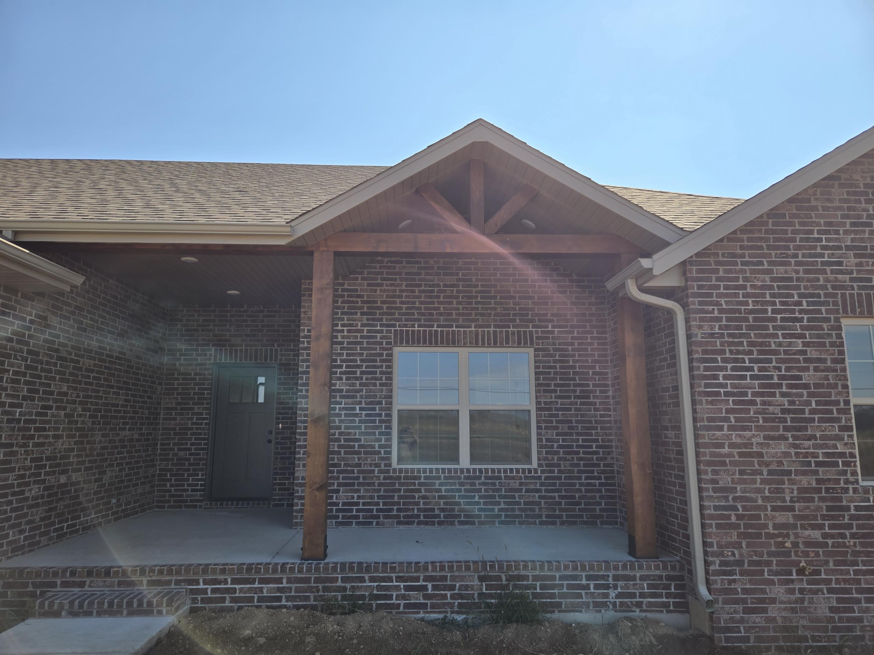 1040 Napper Road Property Photo 3