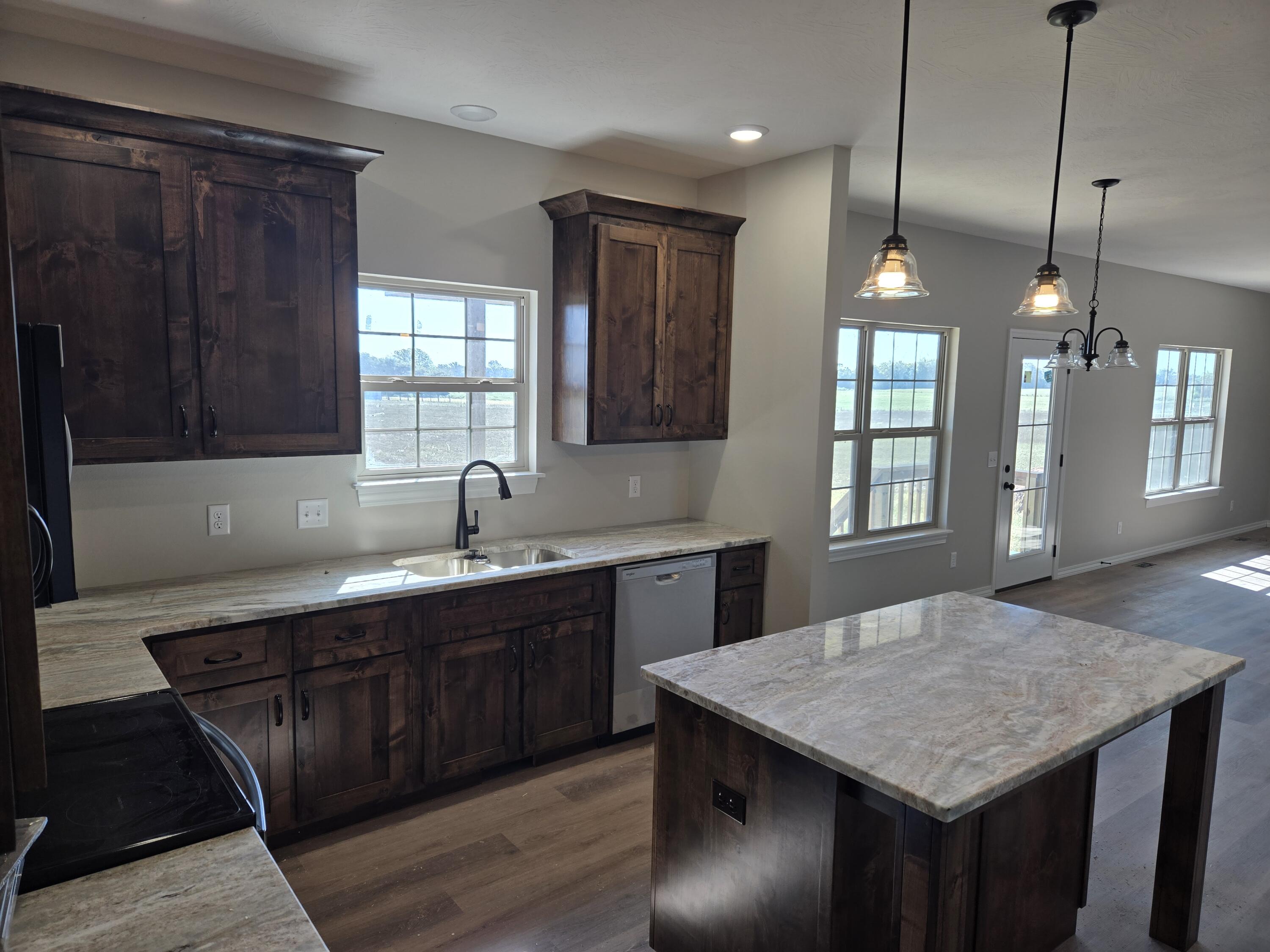 1040 Napper Road Property Photo 4