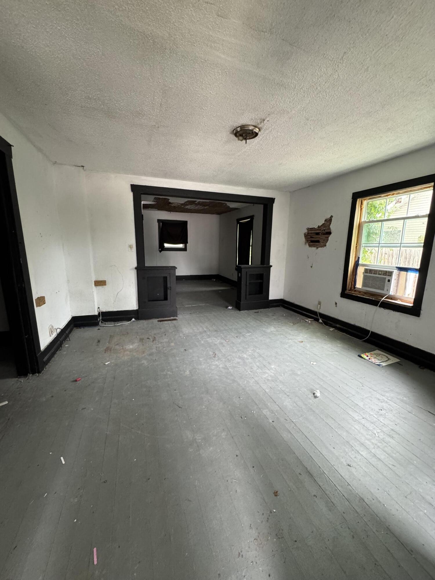 615 East Pacific Street Property Photo 6