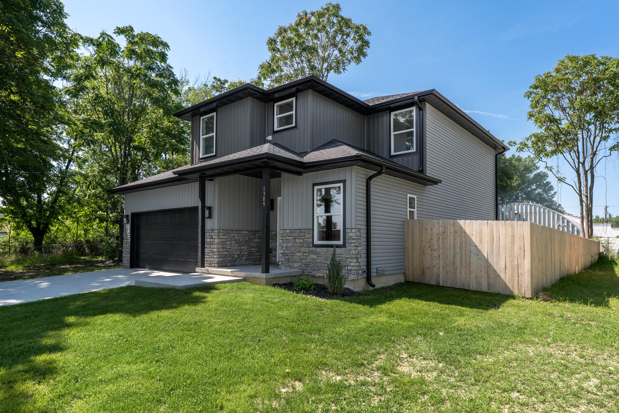 1309 East Blaine Street Property Photo 2