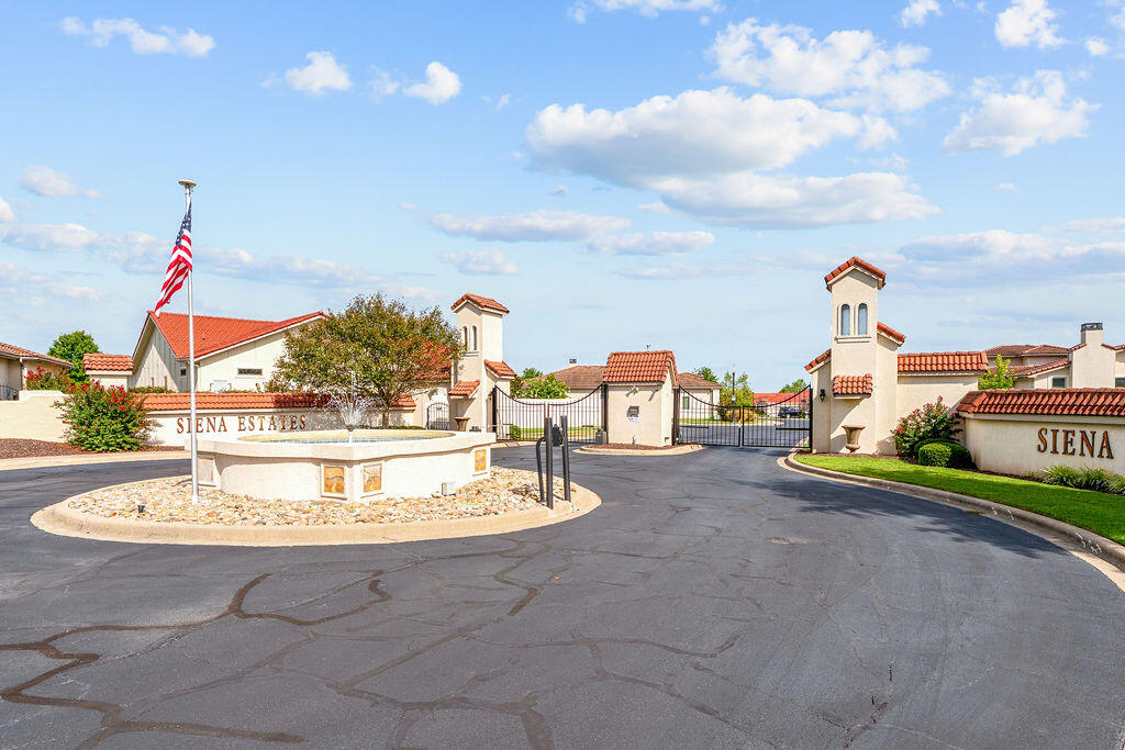 183 Siena Boulevard Property Photo 36